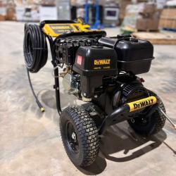 DEWALT 4400 PSI PRESSURE WASHER