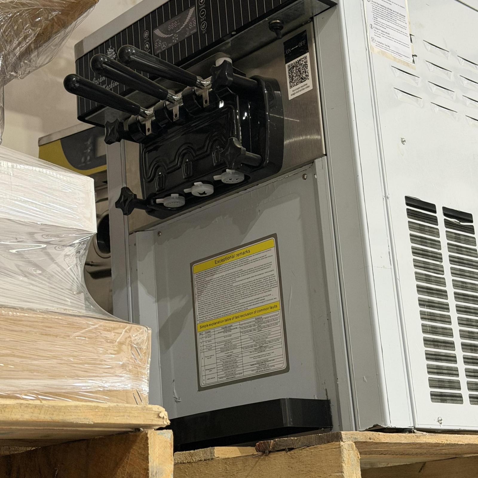 VEVOR ICE CREAM MACHINE 3 FLVORS