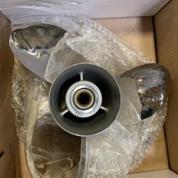LARGE LOT OF CAPTAIN BOAT PROPELLERS