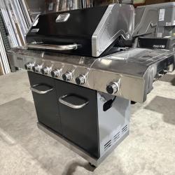 BARBECUE GRILL
