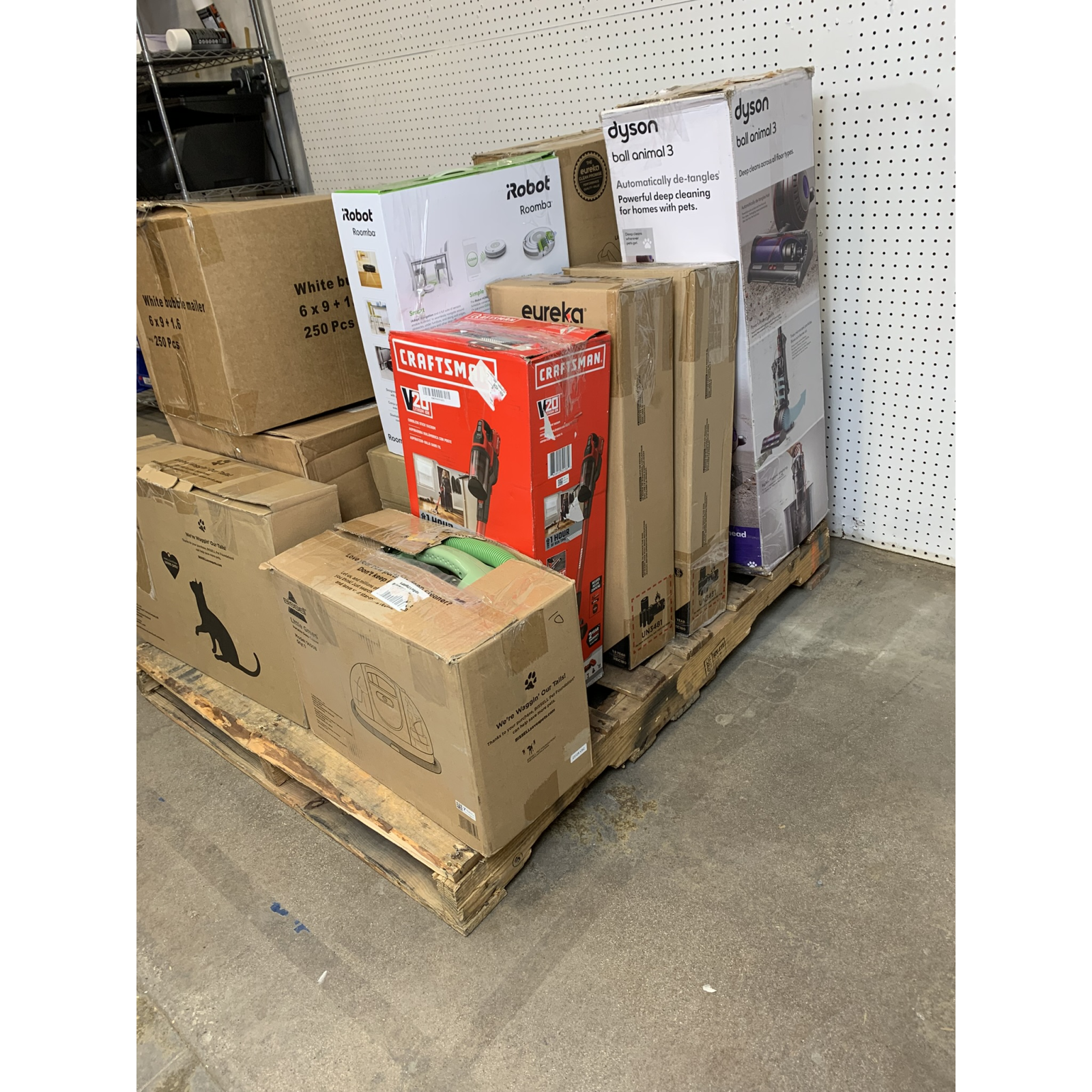 Used / Unprocessed Returns – Premium Robot Vacuum & Floor Care Pallet Featuring Dyson, Ecovacs, iRobot, Bissell, Eureka & Craftsman – $3,510 TOTAL MSRP