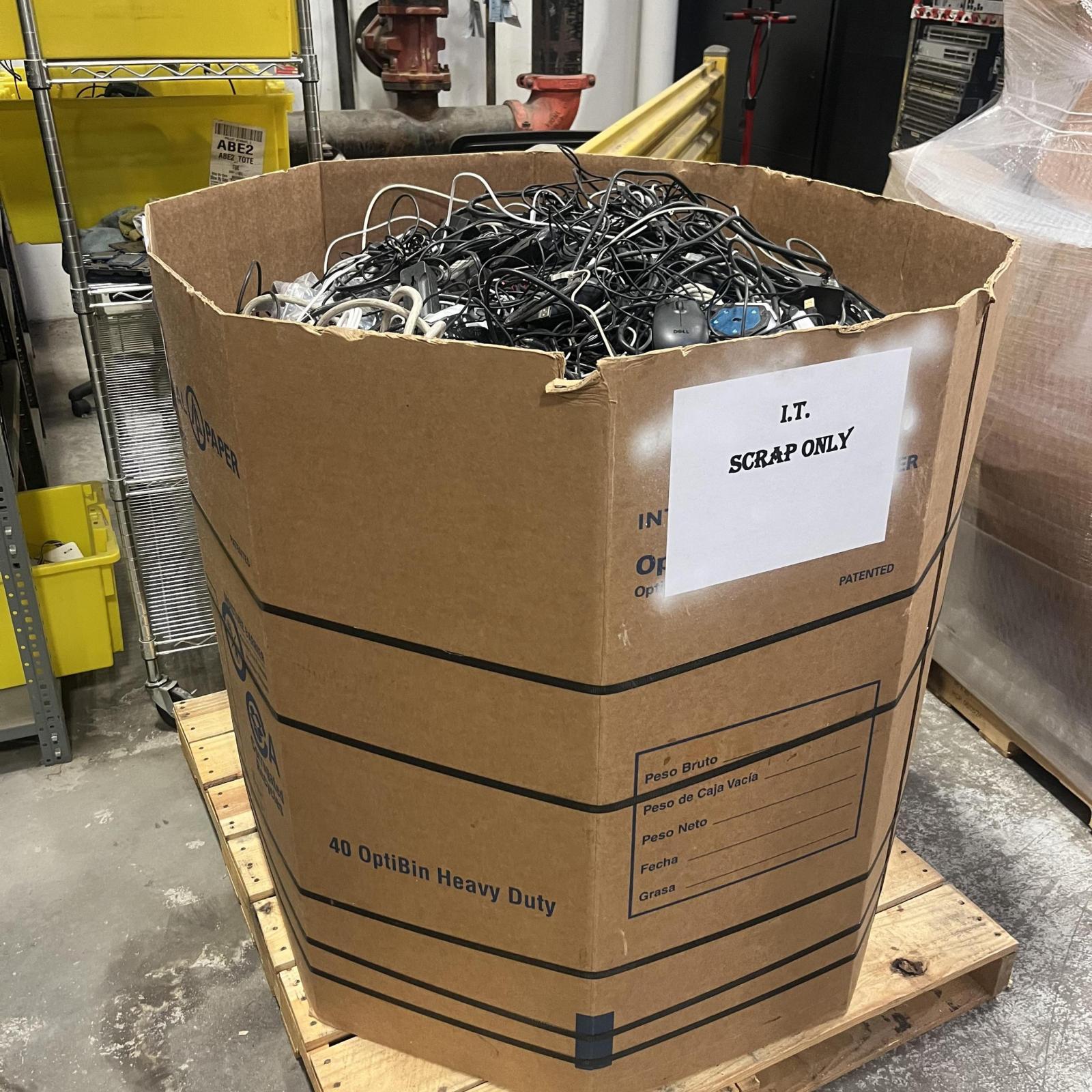 Salvage Pallet– Mixed Computer Accessories, Video Cables, Mice, Scanners & Electronics