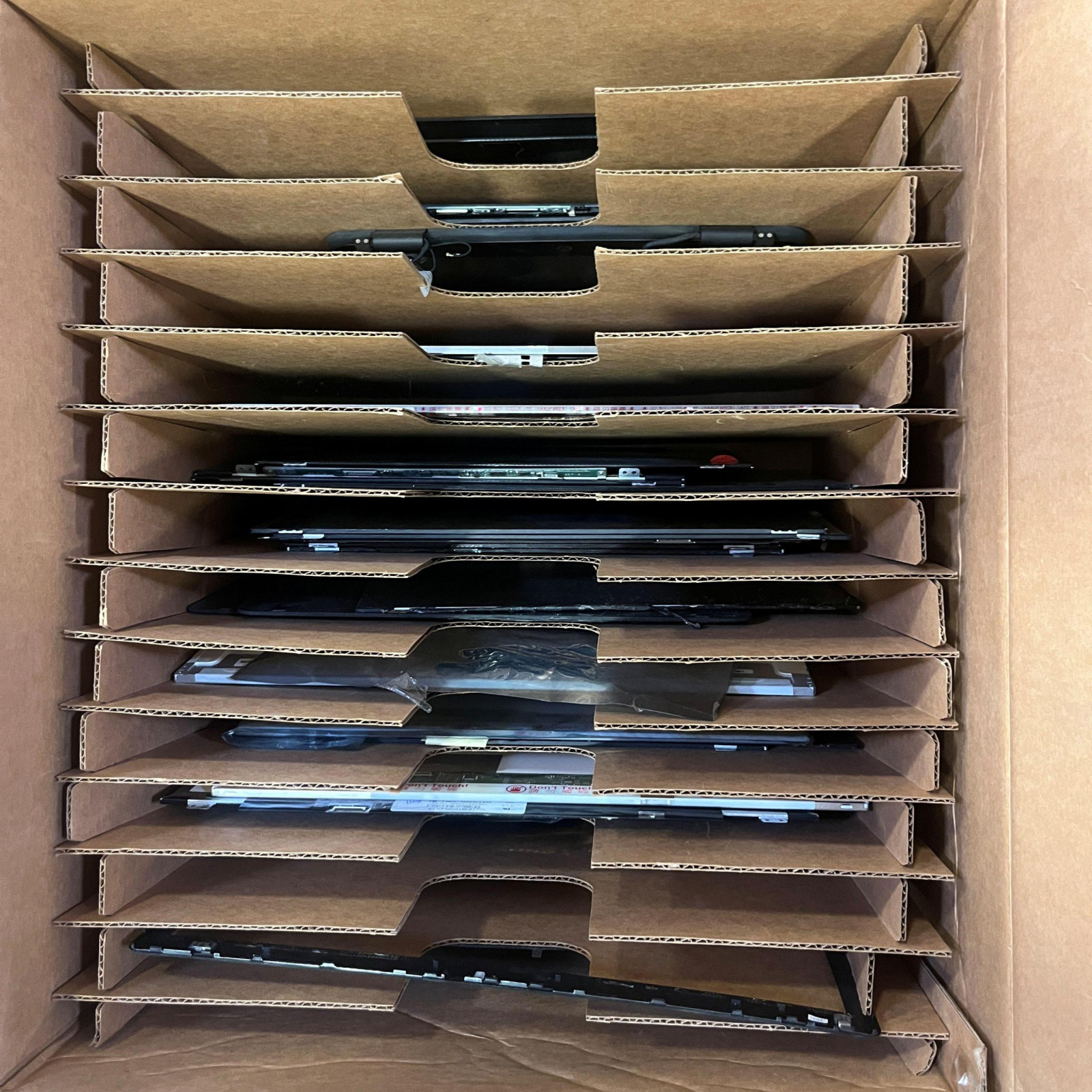 Salvage Pallet – HP Laptop Parts, Screens, Keyboards, Cables, Label Printers – Mixed Lot