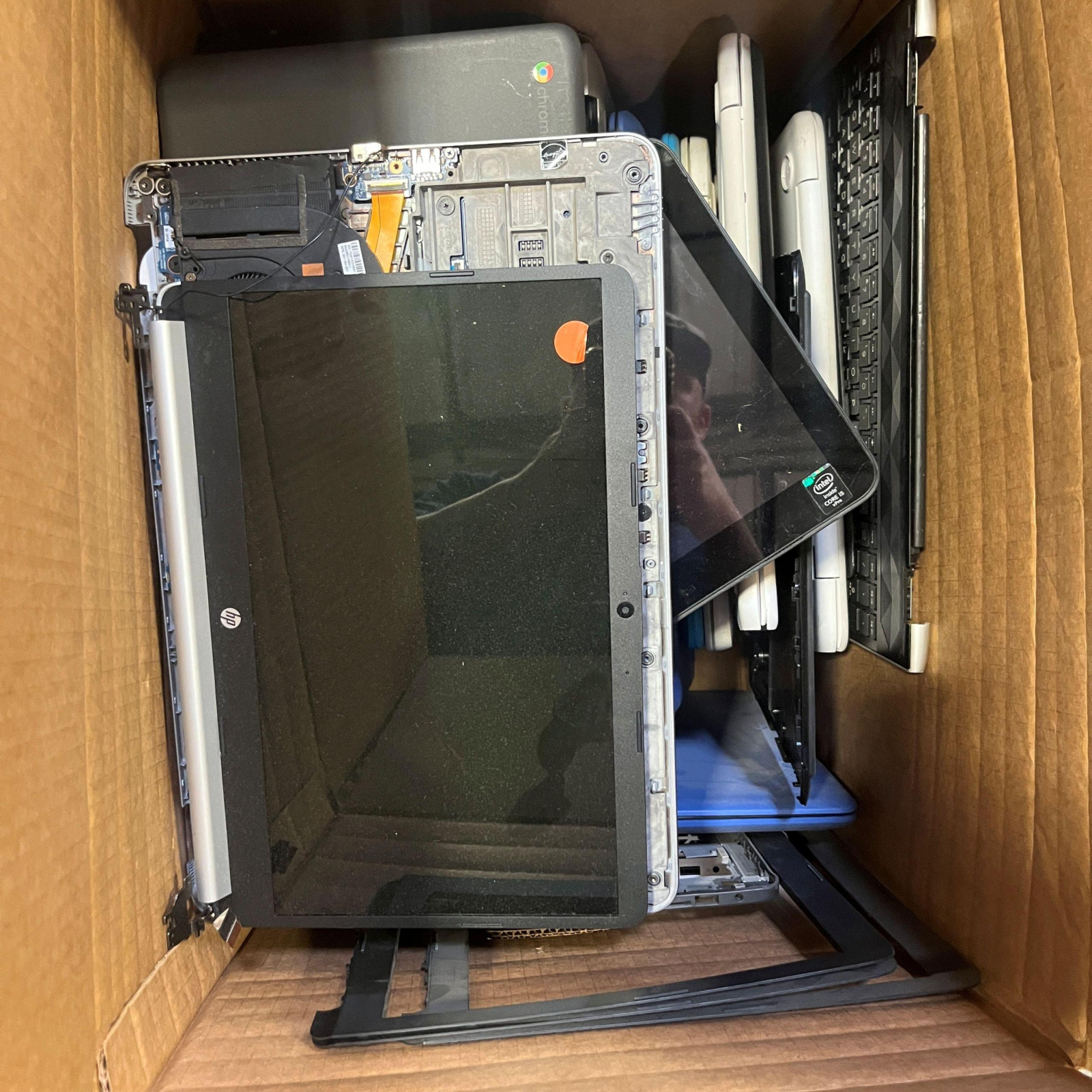 Salvage Pallet – HP Laptop Parts, Screens, Keyboards, Cables, Label Printers – Mixed Lot