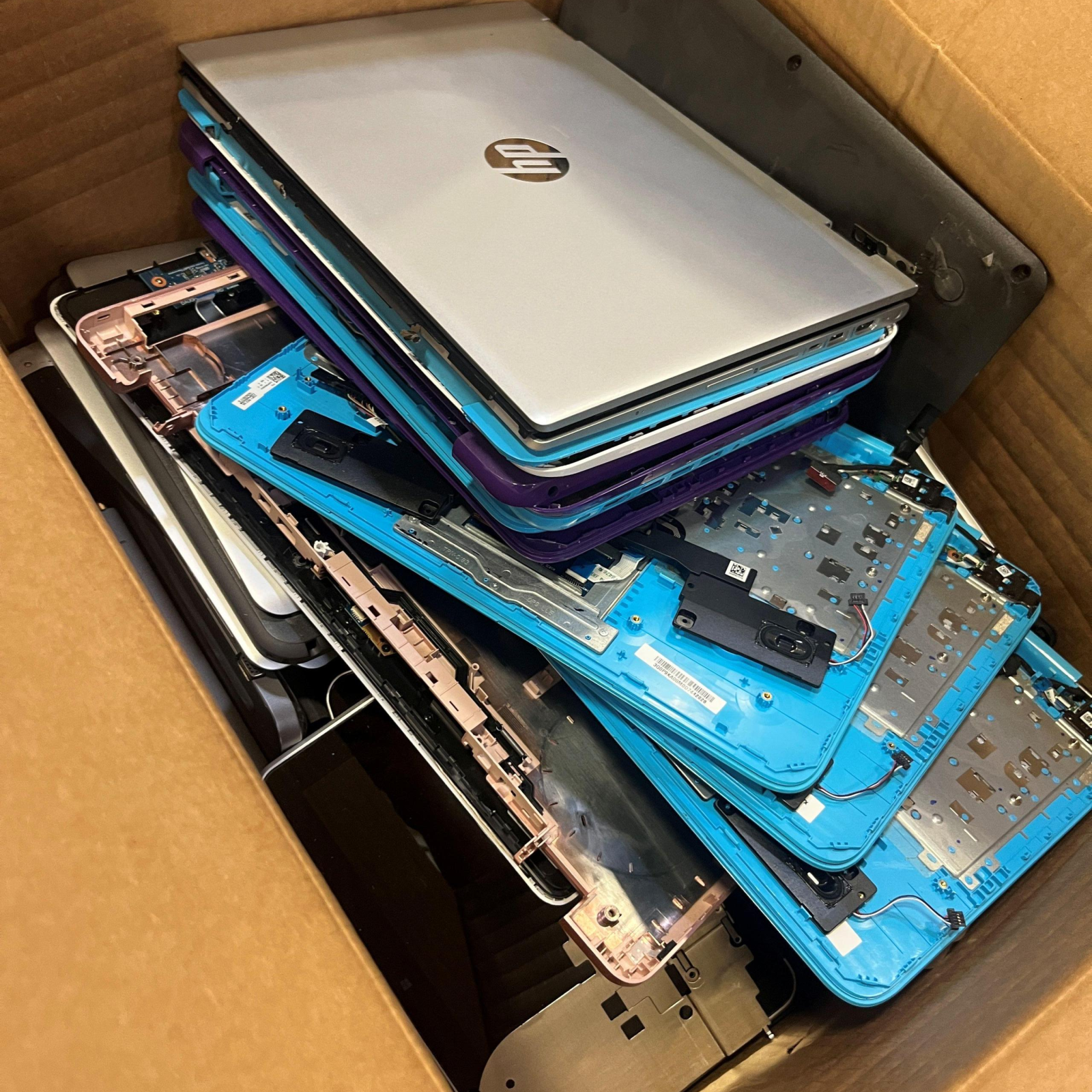 Salvage Pallet – HP Laptop Parts, Screens, Keyboards, Cables, Label Printers – Mixed Lot