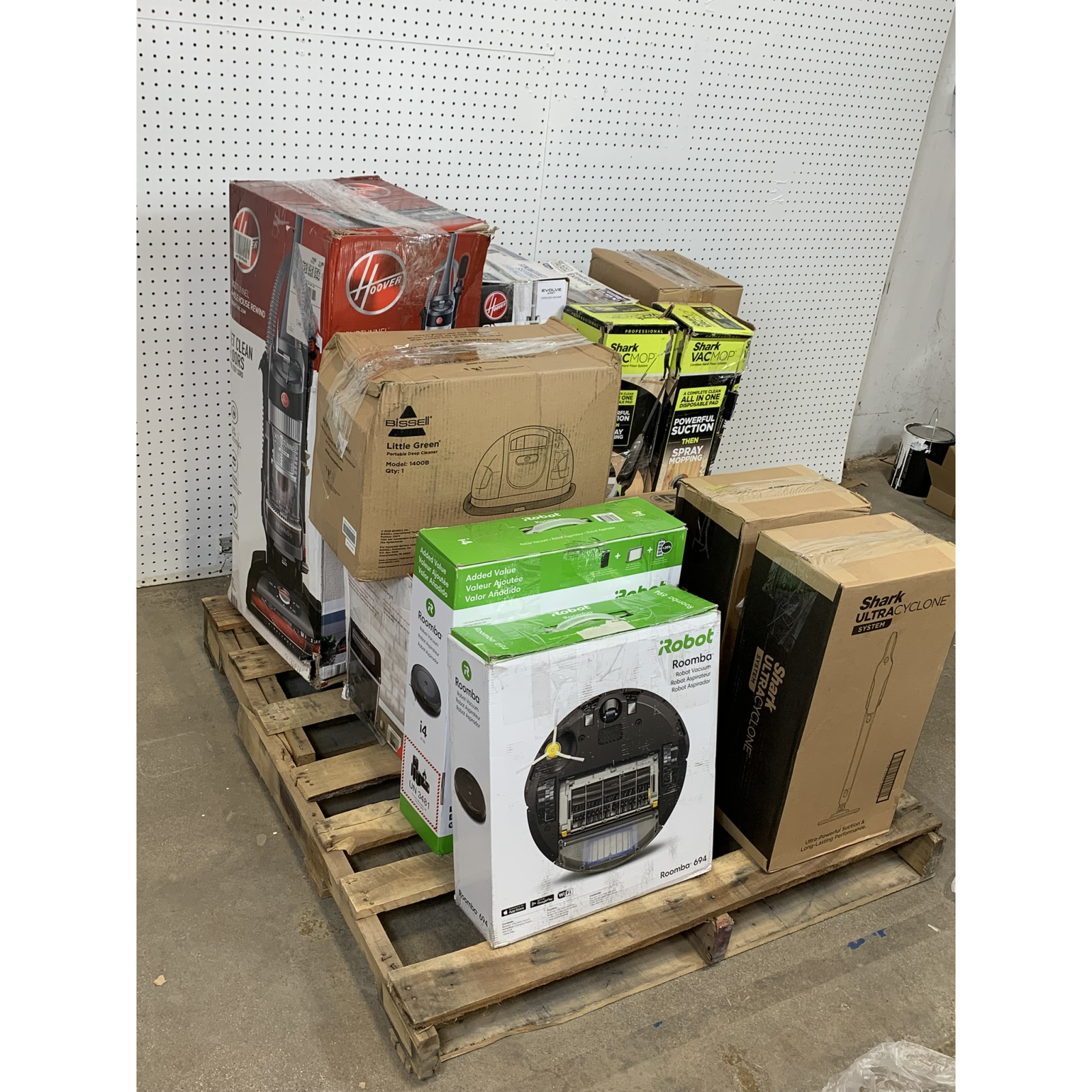 Mixed Vacuum & Small Appliance Return Pallet – Hoover, Shark, iRobot, Bissell, Frigidaire & More – Used/Unprocessed Returns