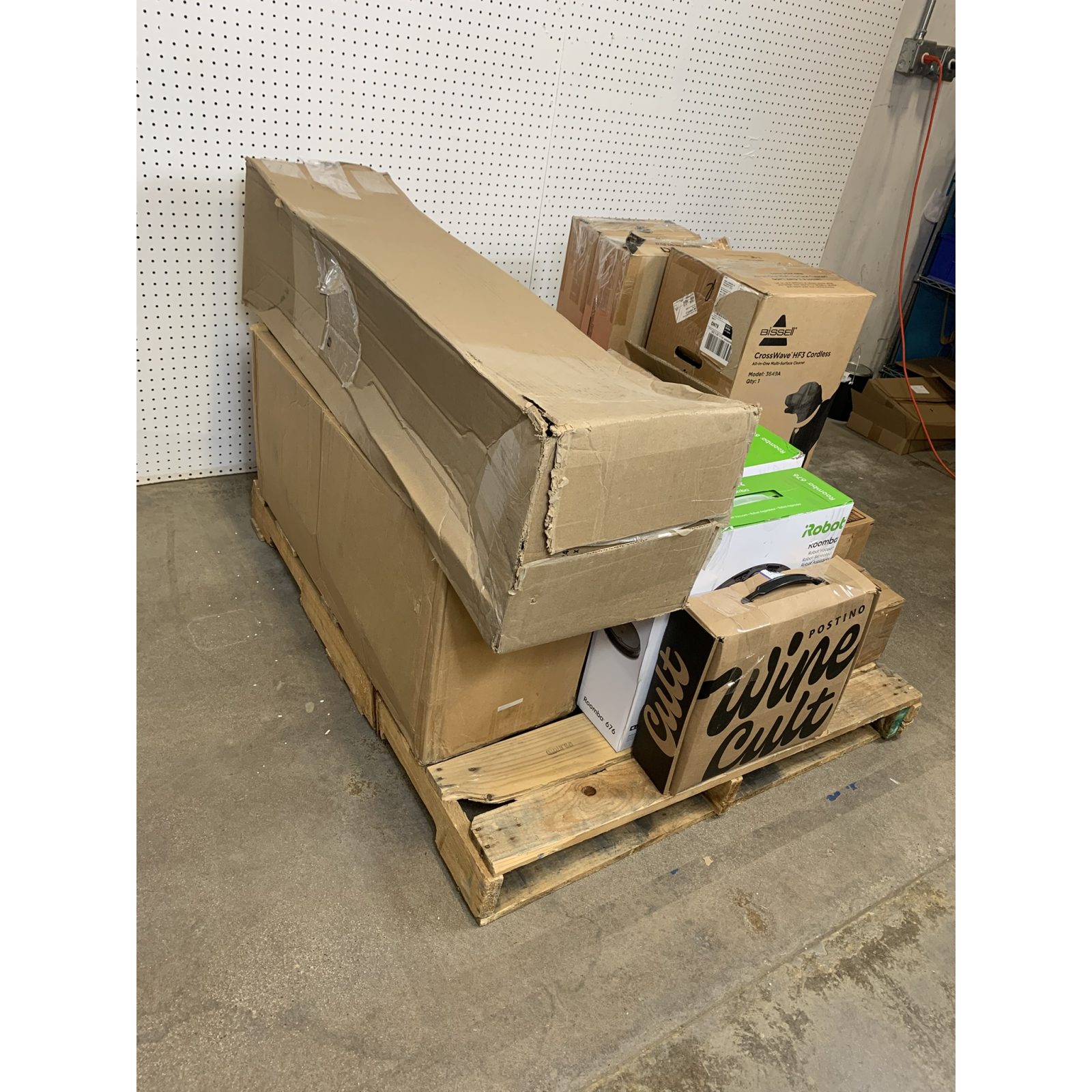 Used Mixed Returns Pallet – Shark, iRobot, BISSELL, Eureka, Hoover, Frigidaire & More – Total Lot MSRP $2,619
