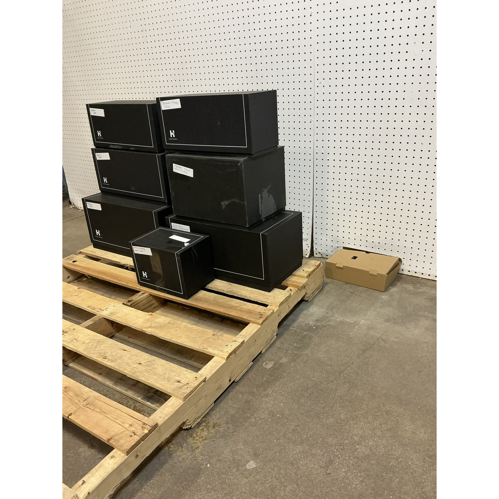 Salvage – Holme & Hadfield Premium Watch & Knife Display Cases – LOT OF 7