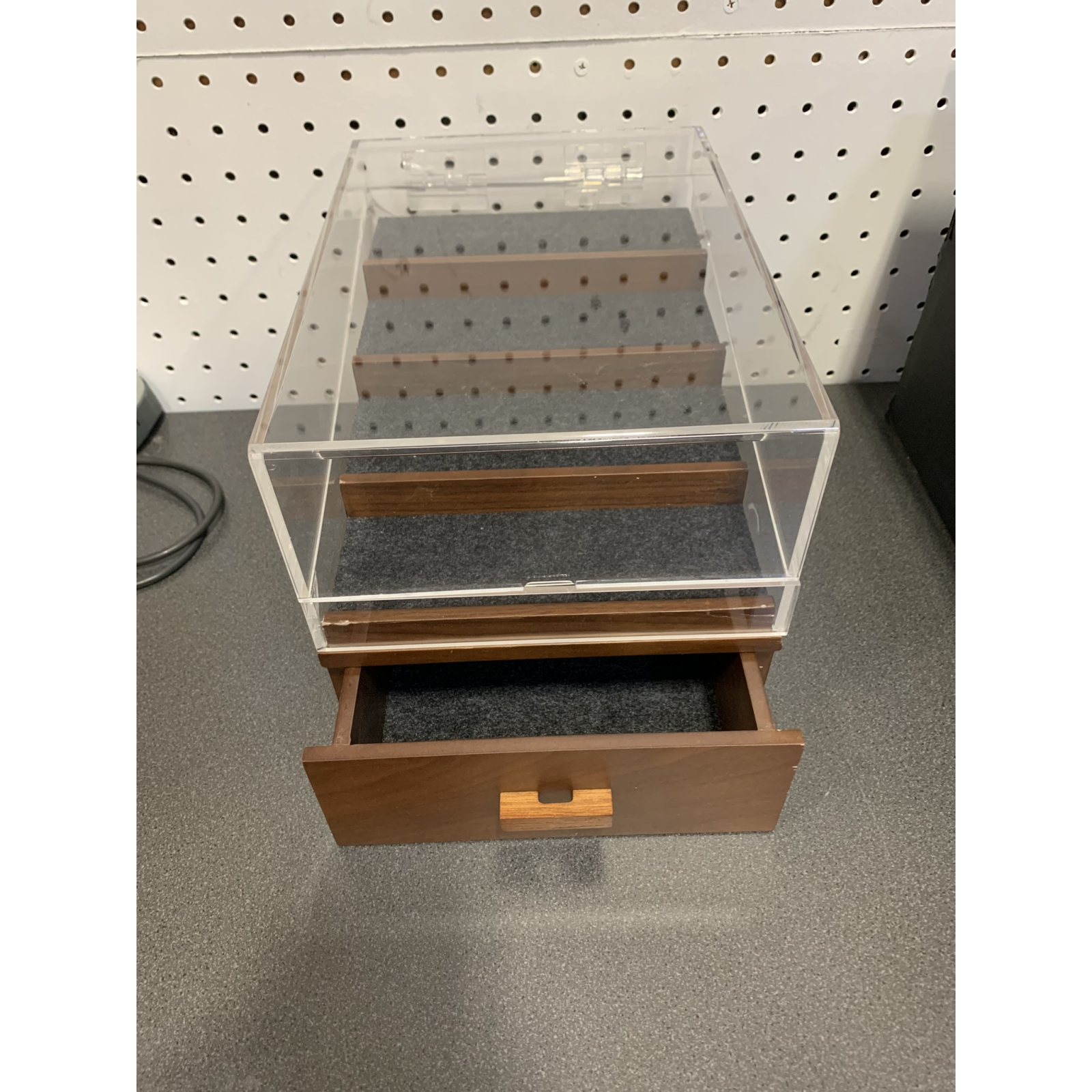 Salvage – Holme & Hadfield Premium Watch & Knife Display Cases – LOT OF 7