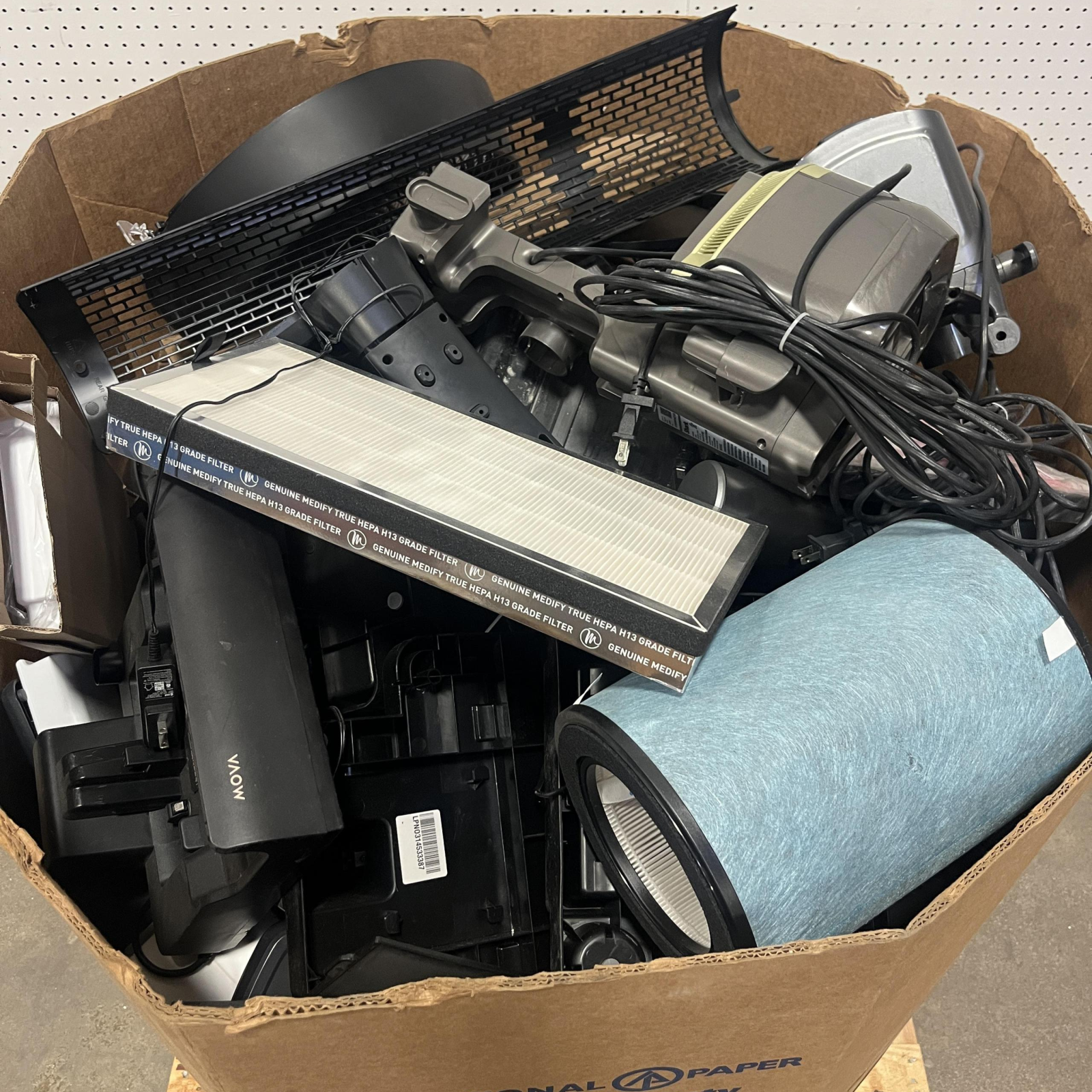 USED MISCELLANEOUS VACUUM & AIR PURIFIER PARTS & ACCESSORIES PALLET #3 – UNMANIFESTED