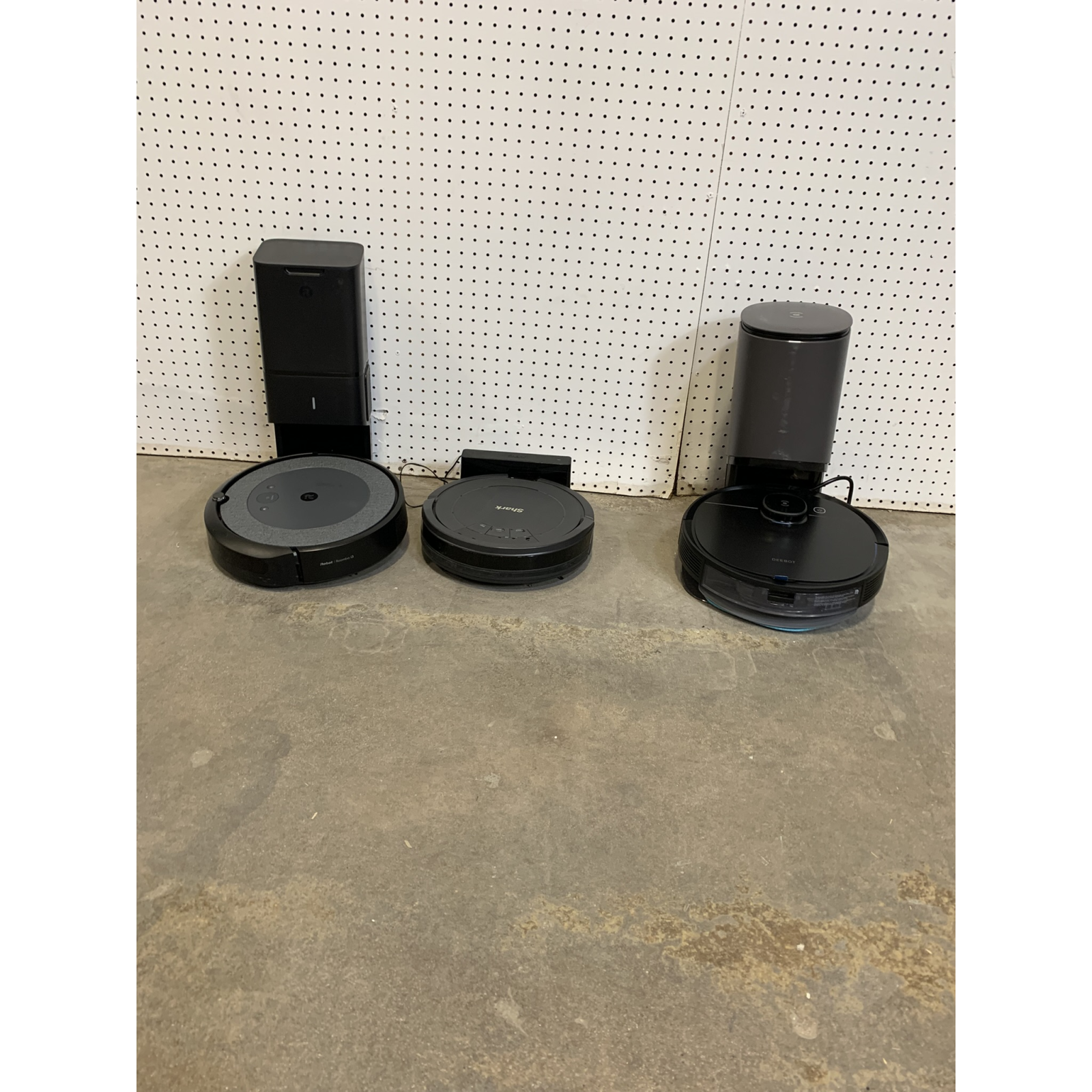 LOT OF 13 - Used Mixed Robot Vacuum Lot – Total LOT MSRP $4,614 – iRobot, Ecovacs & Shark