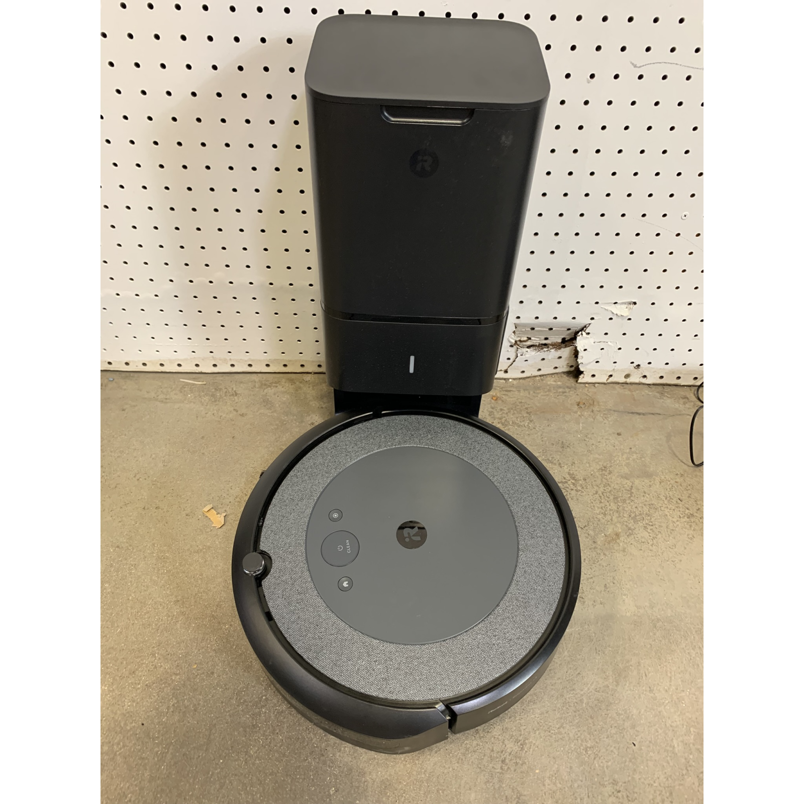 LOT OF 13 - Used Mixed Robot Vacuum Lot – Total LOT MSRP $4,614 – iRobot, Ecovacs & Shark