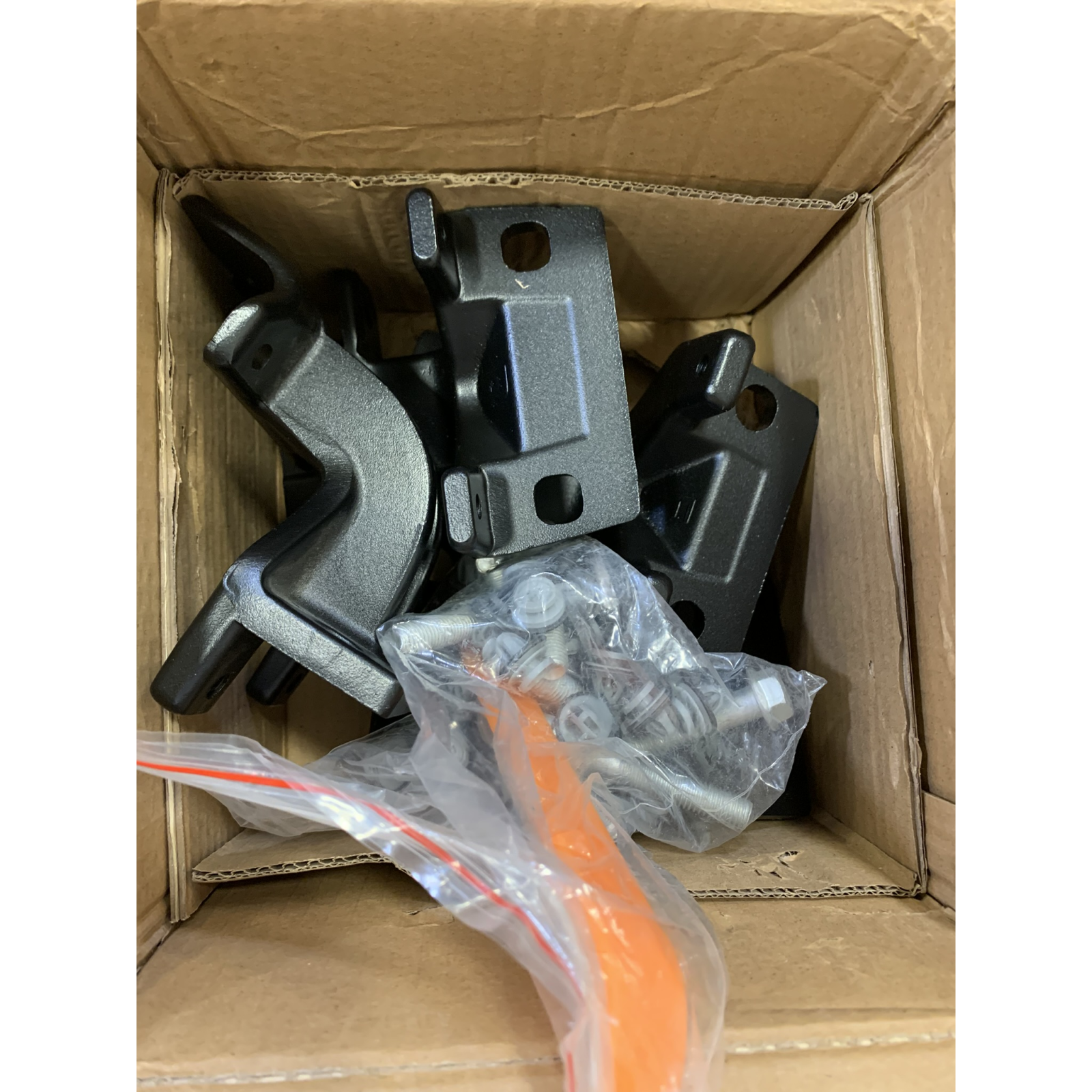 LOT OF 7 - USED MIXED AUTOMOTIVE PARTS PALLET – HEADLIGHTS, RADIATORS, GRILLES & MORE - Total LOT MSRP $626