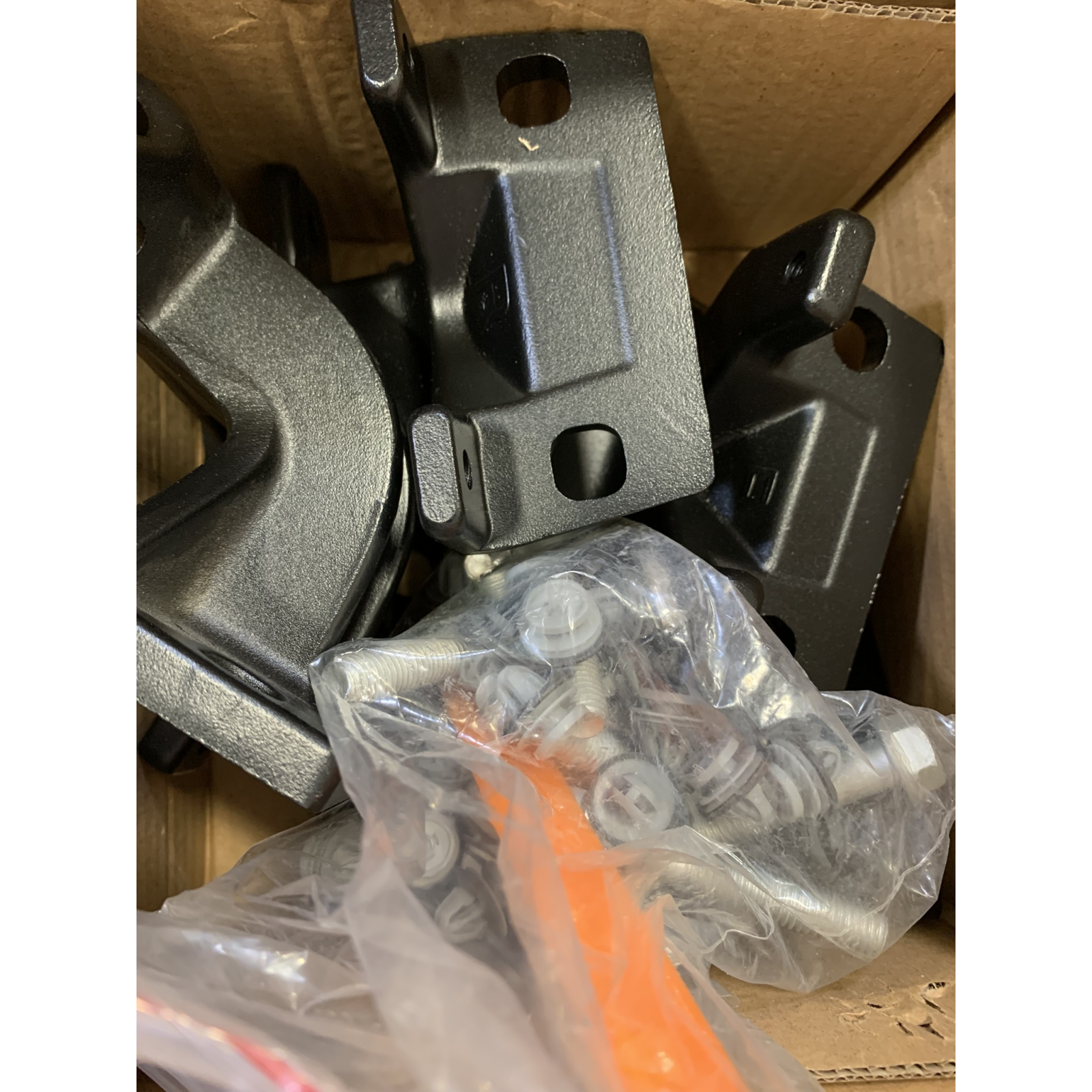 LOT OF 7 - USED MIXED AUTOMOTIVE PARTS PALLET – HEADLIGHTS, RADIATORS, GRILLES & MORE - Total LOT MSRP $626