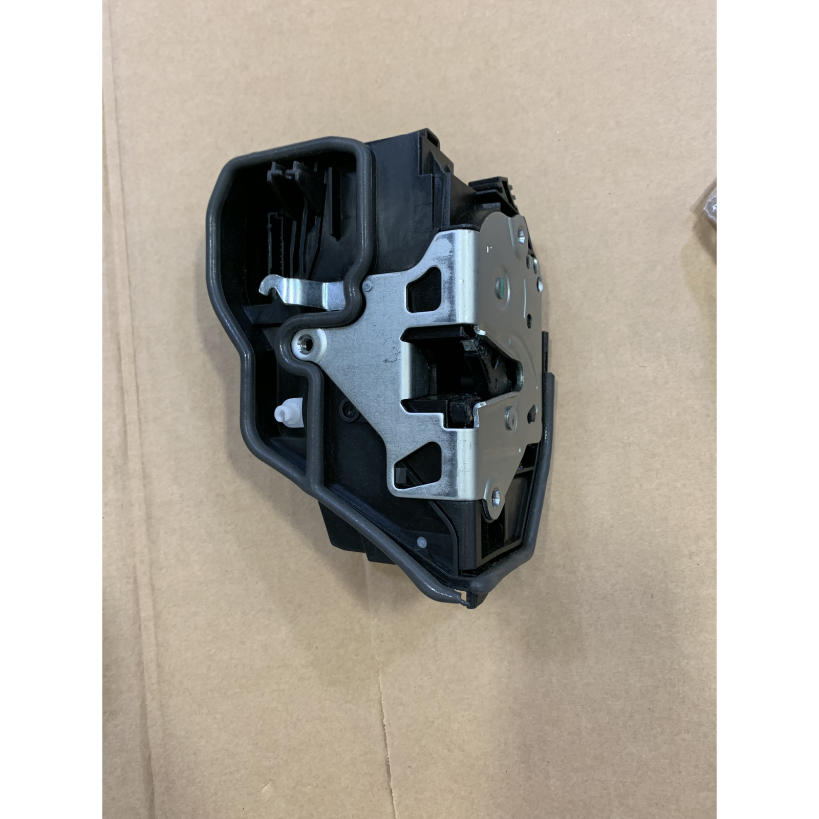 LOT OF 7 - USED MIXED AUTOMOTIVE PARTS PALLET – HEADLIGHTS, RADIATORS, GRILLES & MORE - Total LOT MSRP $626