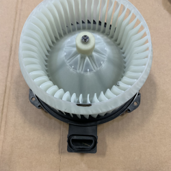 LOT OF 7 - USED MIXED AUTOMOTIVE PARTS PALLET – HEADLIGHTS, RADIATORS, GRILLES & MORE - Total LOT MSRP $626
