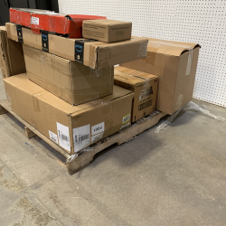 LOT OF 7 - USED MIXED AUTOMOTIVE PARTS PALLET – HEADLIGHTS, RADIATORS, GRILLES & MORE - Total LOT MSRP $626