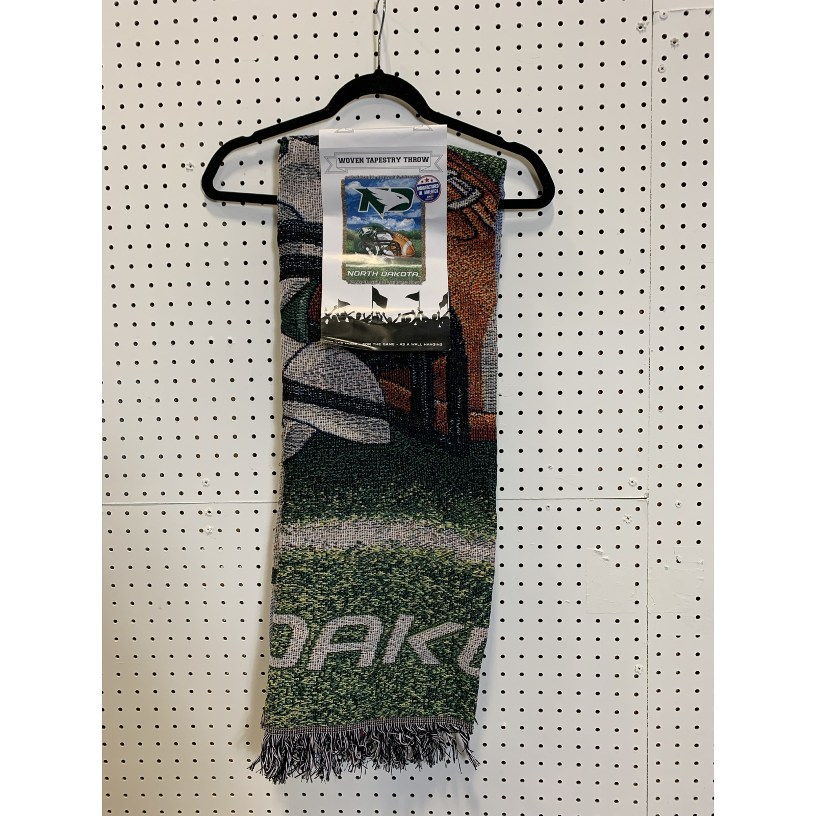 LOT OF 25 - USED Mixed Home Goods, Rugs, Blankets & Memorial Items – Various Brands - Total LOT MSRP $440