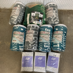 LOT OF 25 - USED Mixed Home Goods, Rugs, Blankets & Memorial Items – Various Brands - Total LOT MSRP $440