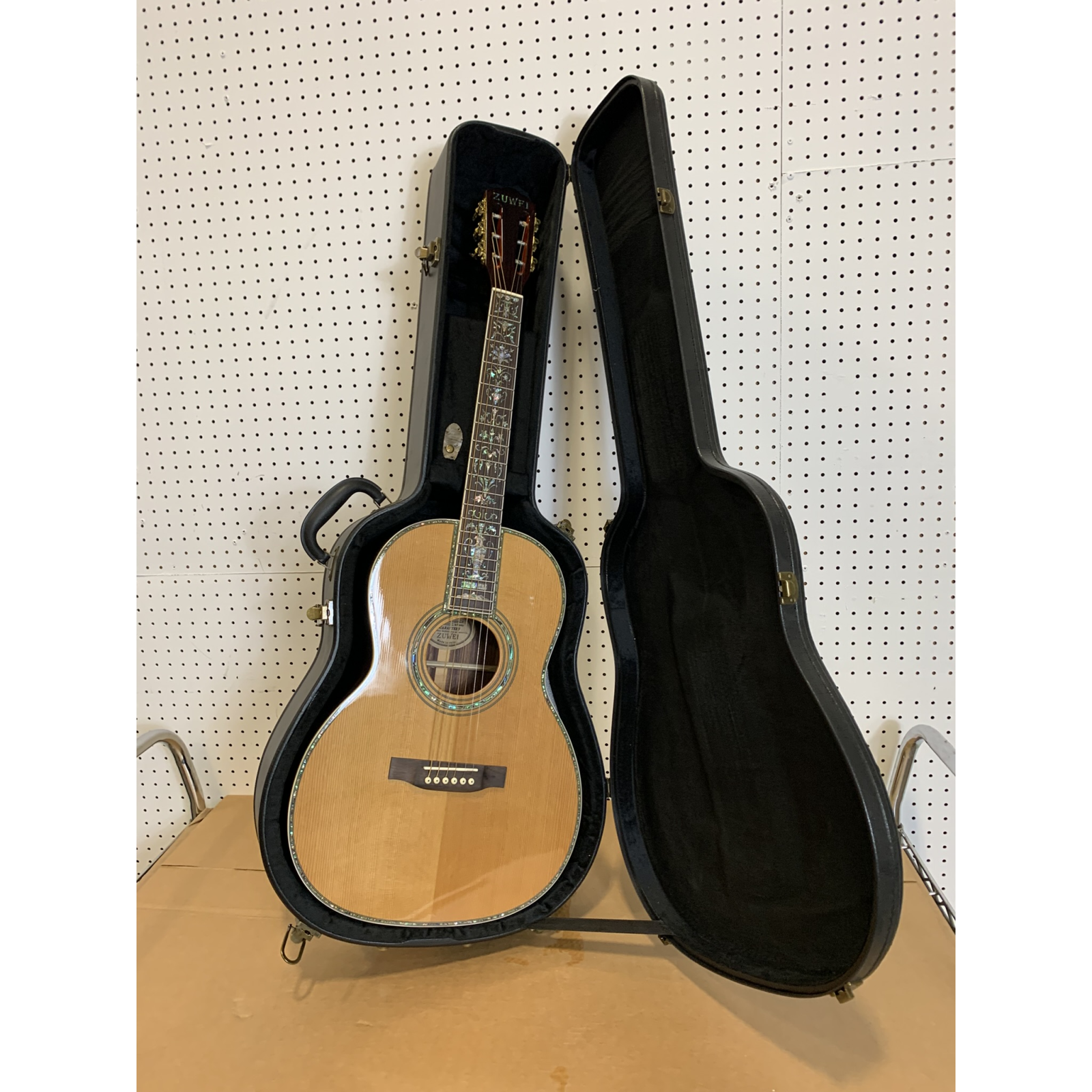 LOT OF 18 – USED Mixed General Merchandise – Guitar, Treadmills, Pumps, Outdoor & Sporting Goods - Total LOT MSRP $1,033