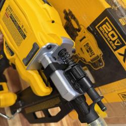 DEWALT 20-Volt 21° Cordless Framing Nailer (Tool-Only)