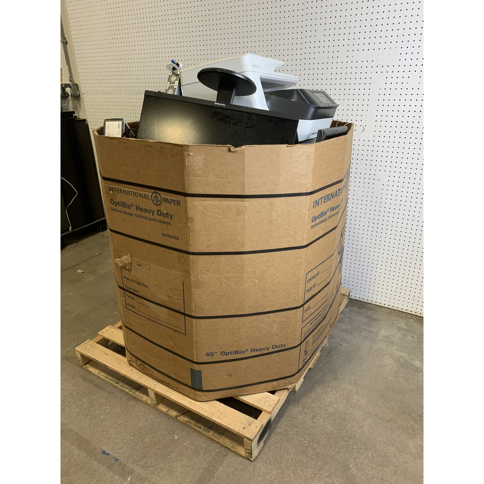 SALVAGE PALLET---I.T. SCRAP