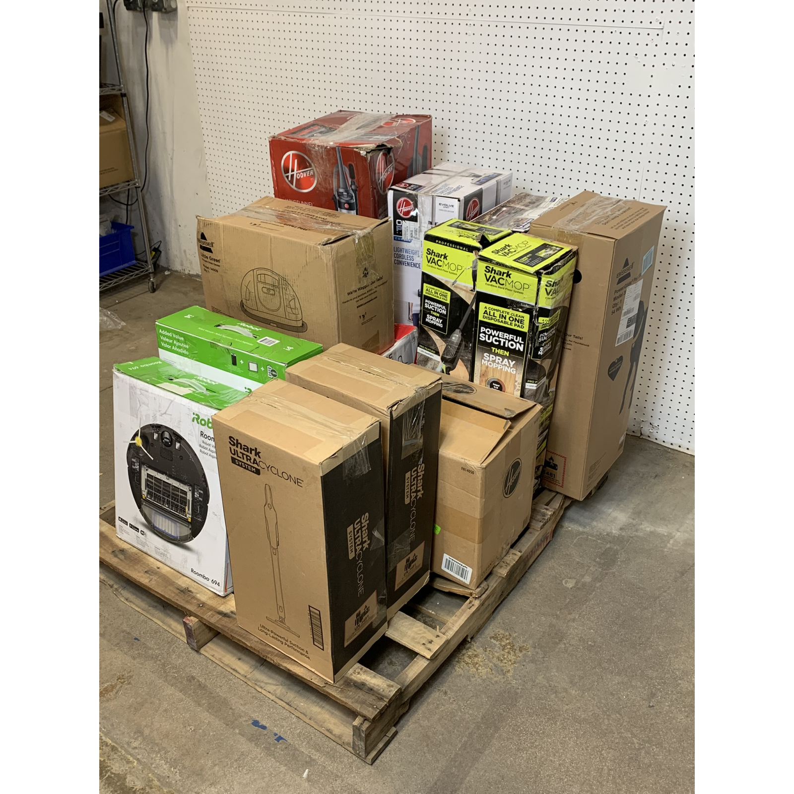 Mixed Vacuum & Small Appliance Return Pallet – Hoover, Shark, iRobot, Bissell, Frigidaire & More – Used/Unprocessed Returns