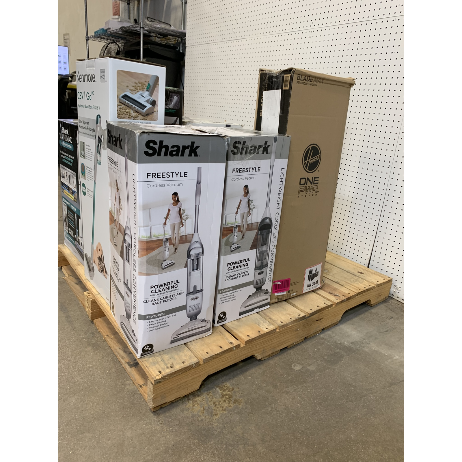 LOT OF 7 - USED / MIXED CORDLESS & UPRIGHT VACUUM PALLET - Shark, Wyze, Kenmore & Hoover - Total LOT Msrp $1,313
