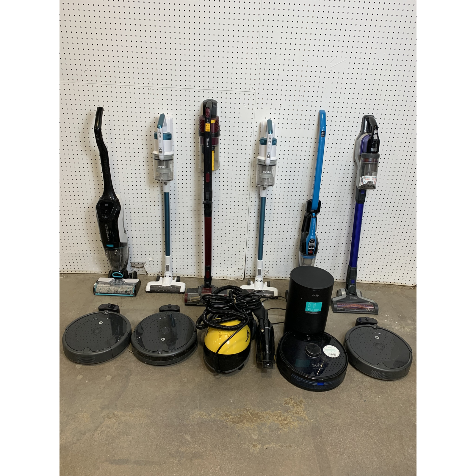 Used / Unprocessed Returns Pallet – iRobot, Shark, BISSELL & More Vacuum/Floor Care Products – $3,194 MSR