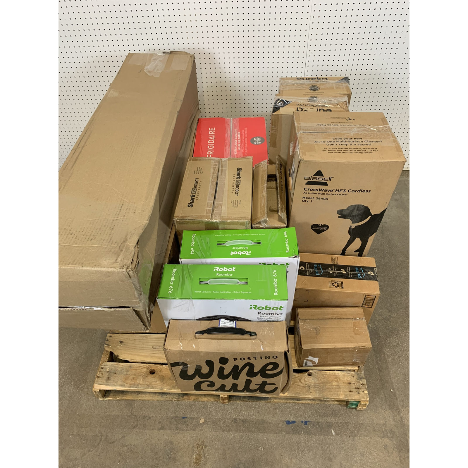 Used Mixed Returns Pallet – Shark, iRobot, BISSELL, Eureka, Hoover, Frigidaire & More – Total Lot MSRP $2,619
