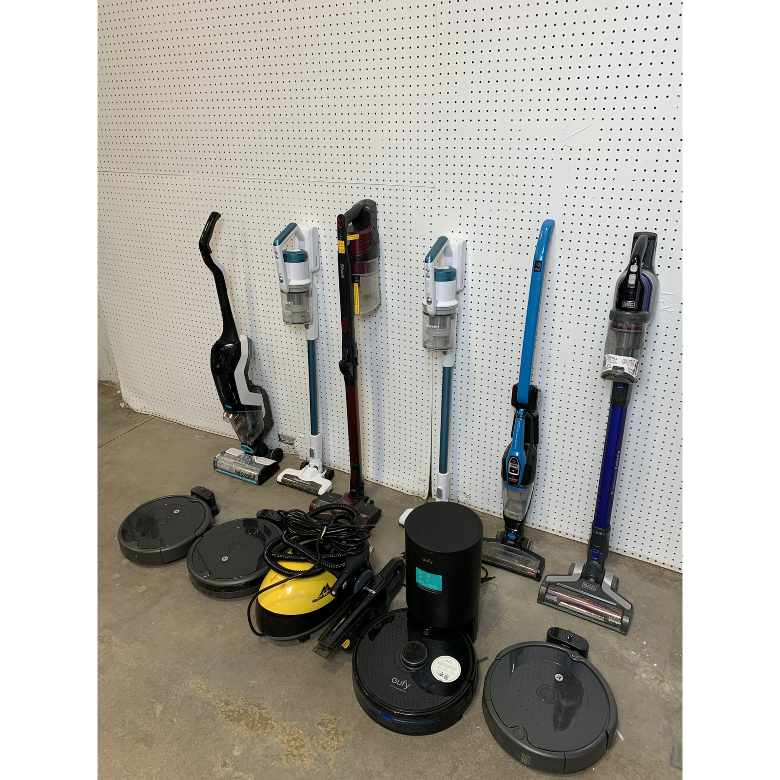 Used / Unprocessed Returns Pallet – iRobot, Shark, BISSELL & More Vacuum/Floor Care Products – $3,194 MSR