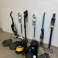 Used / Unprocessed Returns Pallet – iRobot, Shark, BISSELL & More Vacuum/Floor Care Products – $3,194 MSR