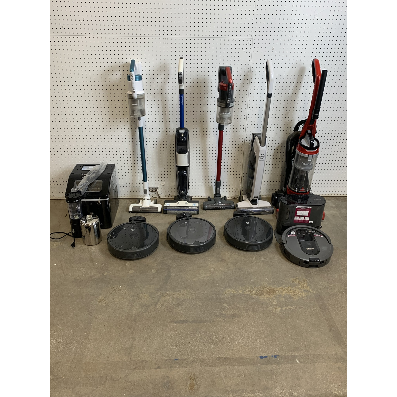 Used Mixed Returns Pallet – Shark, iRobot, BISSELL, Eureka, Hoover, Frigidaire & More – Total Lot MSRP $2,619