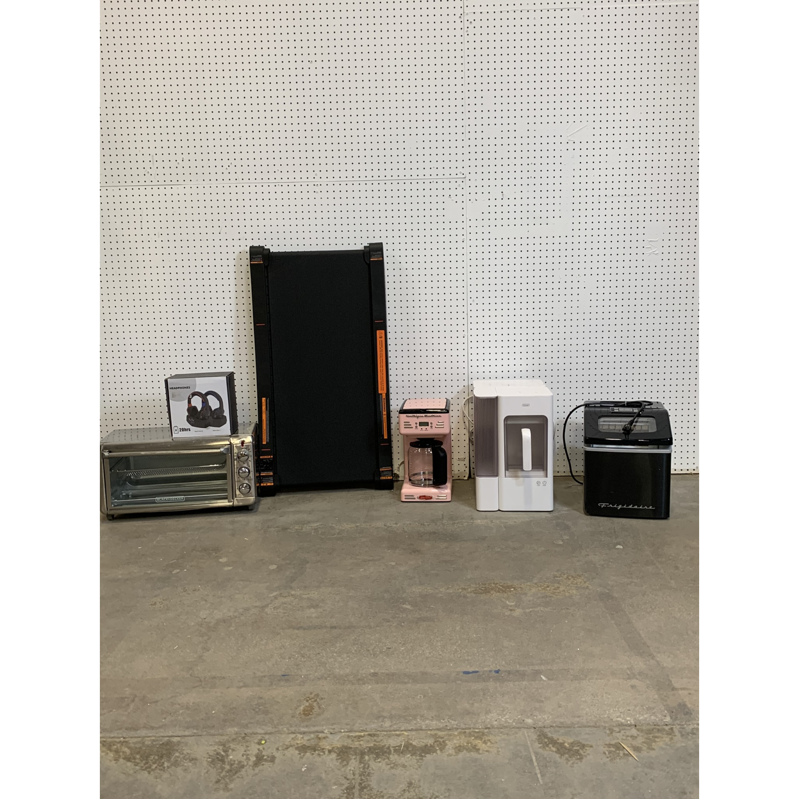 LOT OF 9 - USED MIXED SMALL APPLIANCE & ELECTRONICS PALLET – Total LOT MSRP $1,157