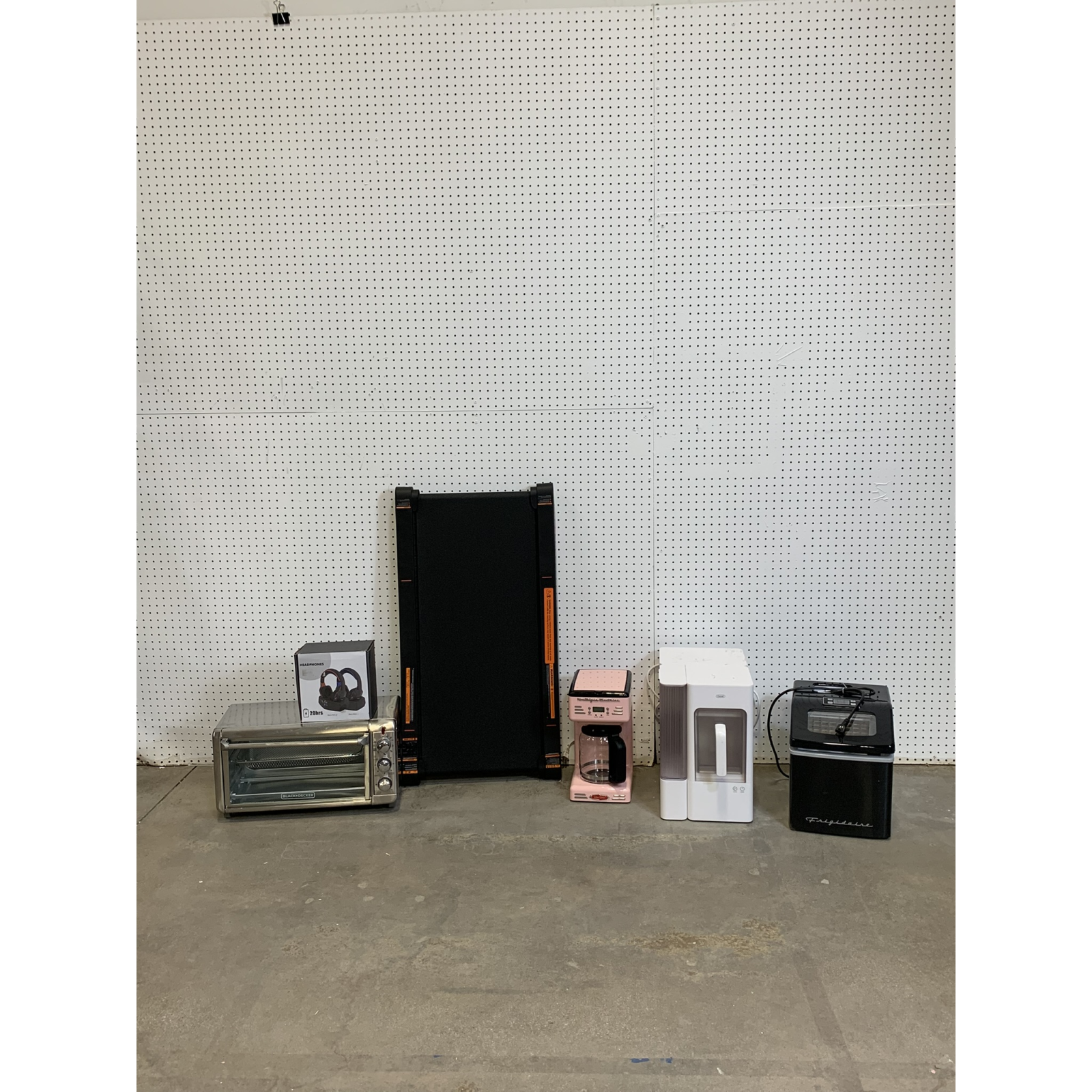 LOT OF 9 - USED MIXED SMALL APPLIANCE & ELECTRONICS PALLET – Total LOT MSRP $1,157