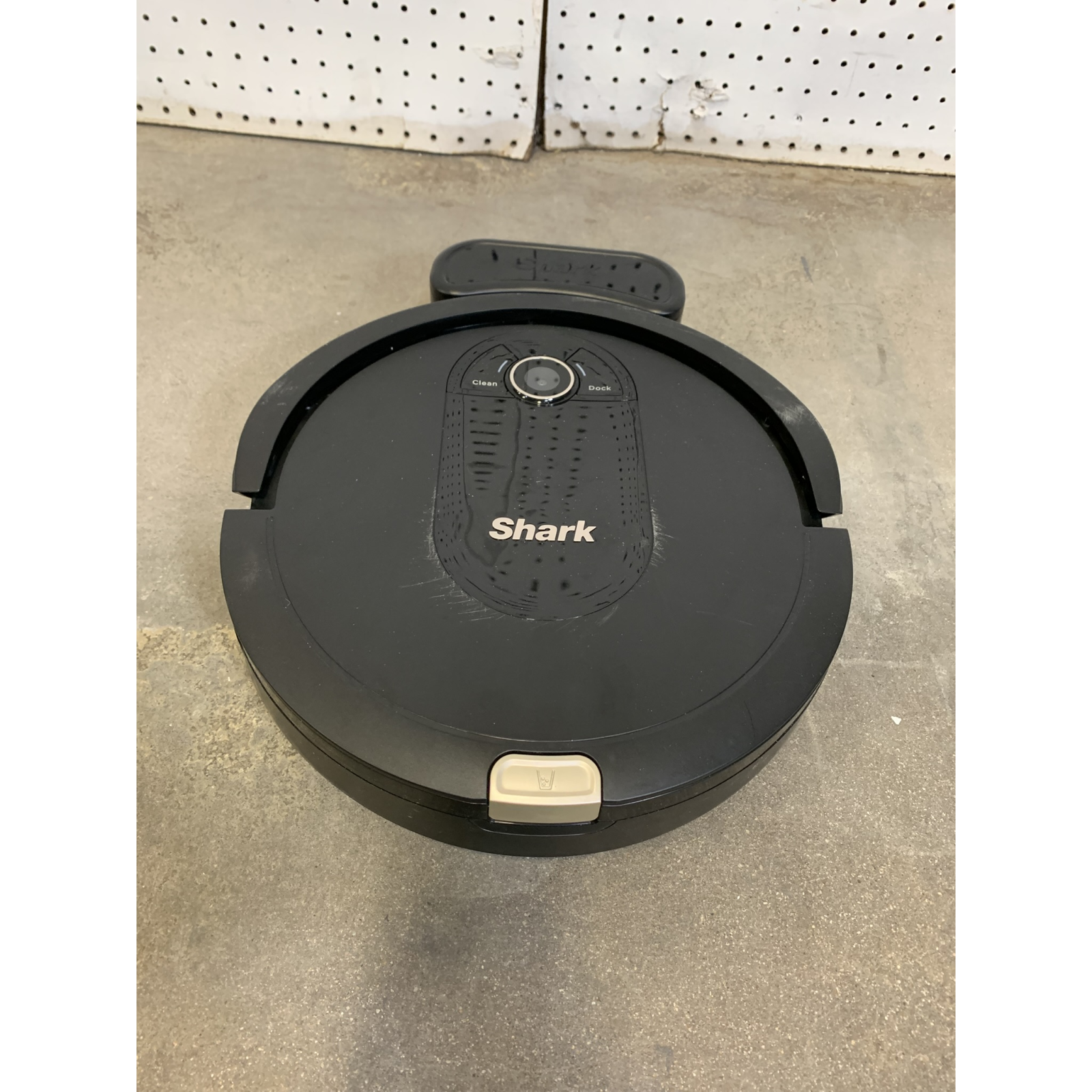 LOT OF 12 - USED Mixed Robot Vacuum Pallet – iRobot, Shark, Ecovacs & Bissell - Total LOT MSRP $4,648