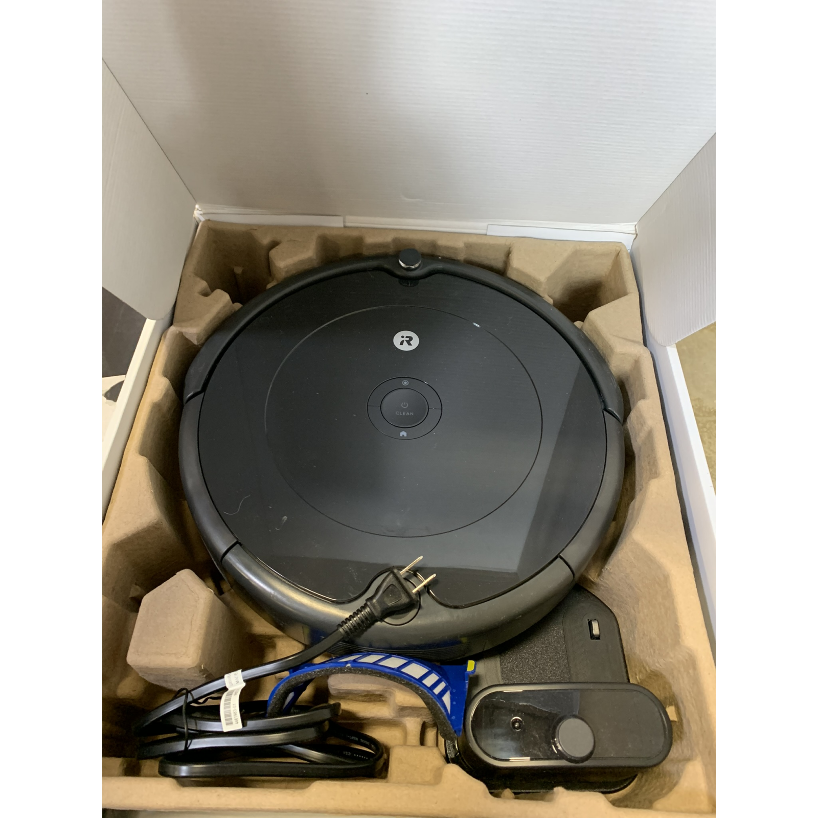 LOT OF 12 - USED Mixed Robot Vacuum Pallet – iRobot, Shark, Ecovacs & Bissell - Total LOT MSRP $4,648