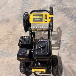 DEWALT 4400 PSI PRESSURE WASHER