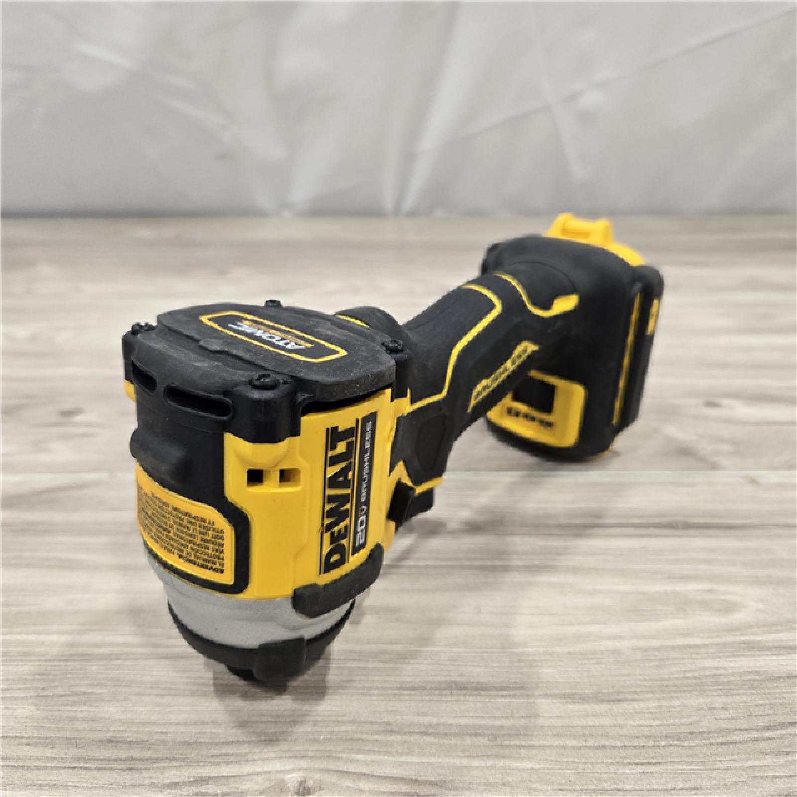 AS-IS DeWalt 20V MAX ATOMIC 1/4 in. Cordless Impact Driver Kit