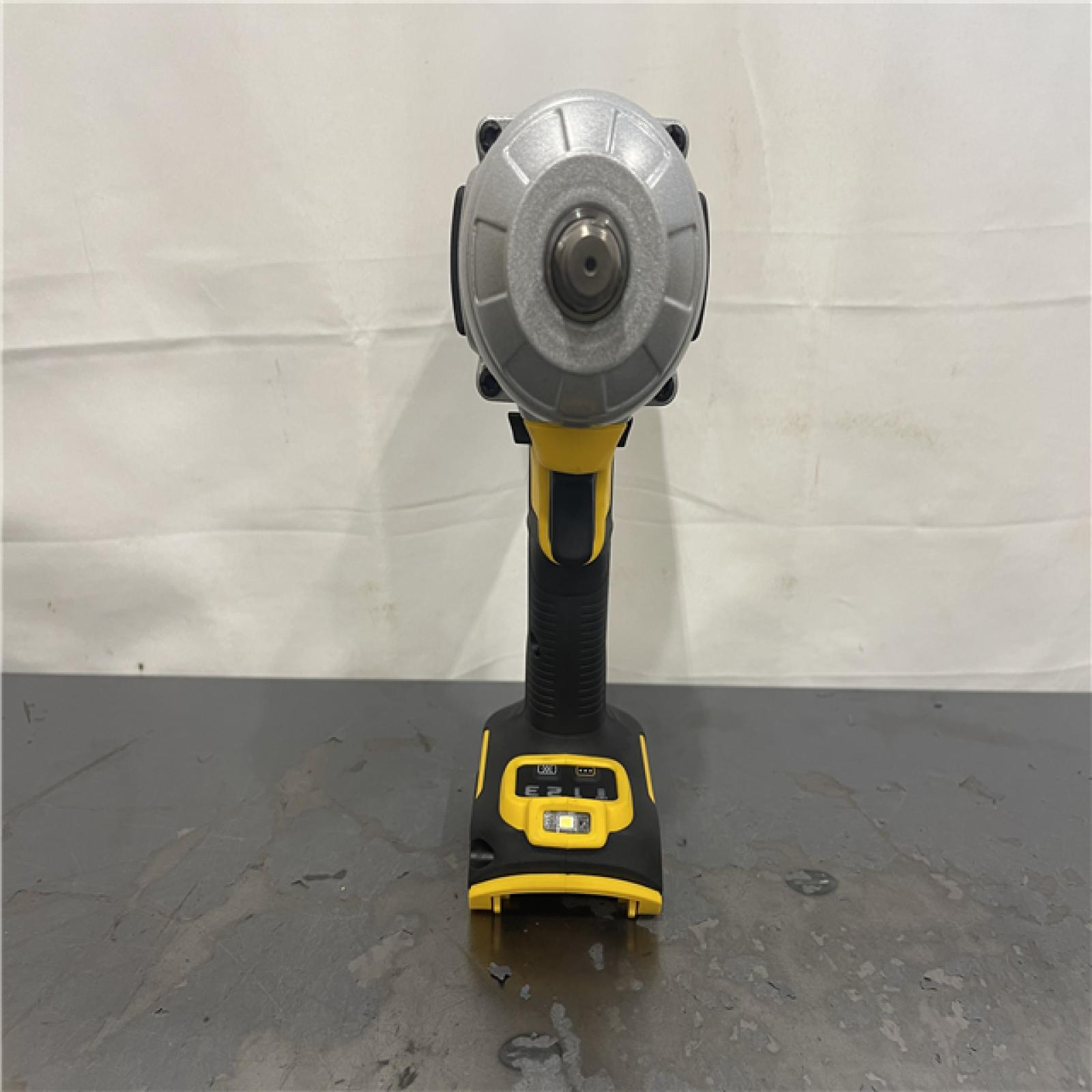 AS-IS- Dewalt 20V MAX Lithium-Ion Cordless 1/2 in. Impact Wrench Kit W/ BATTERY & CHARGER