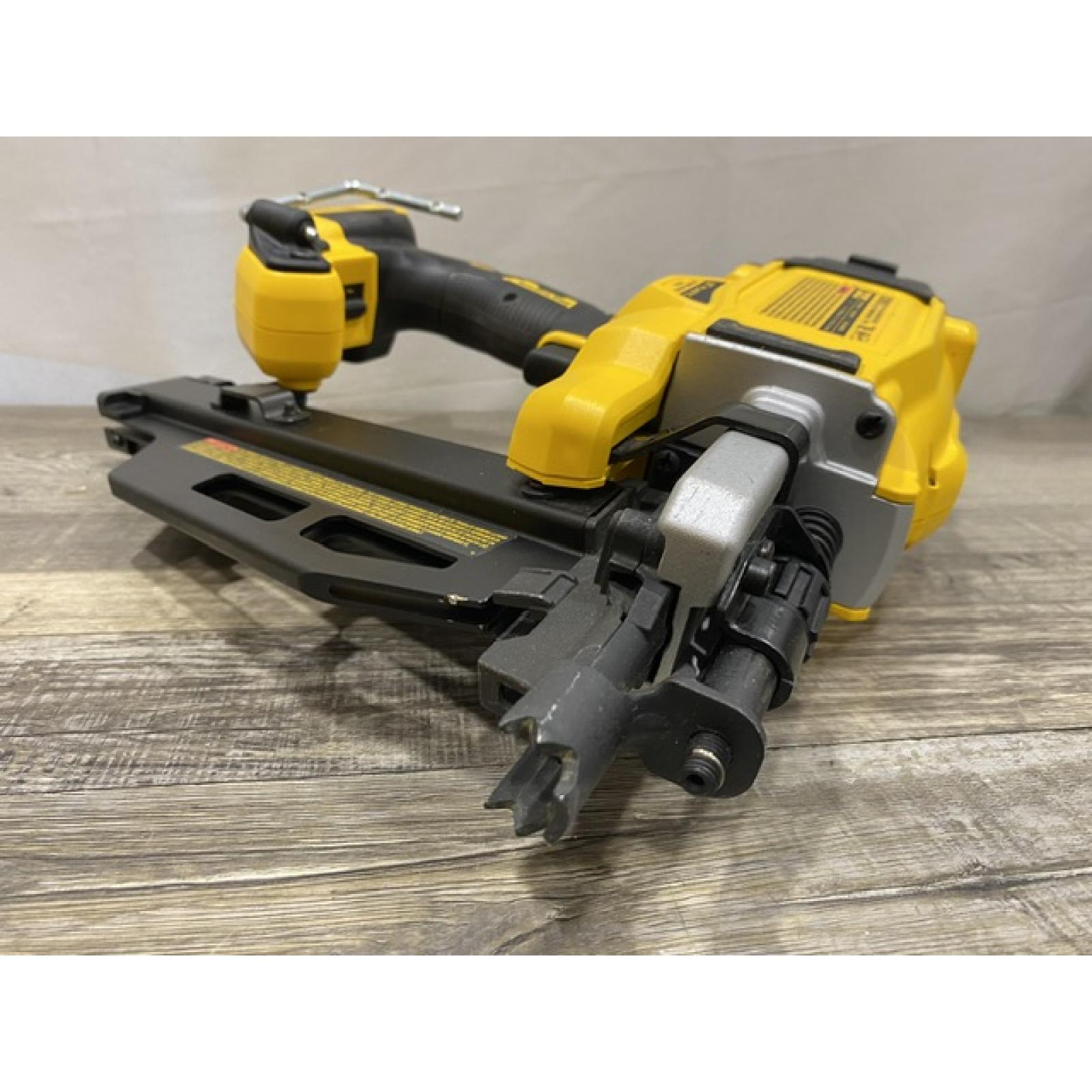 AS-IS DEWALT 20-Volt 21° Cordless Framing Nailer (Tool-Only)