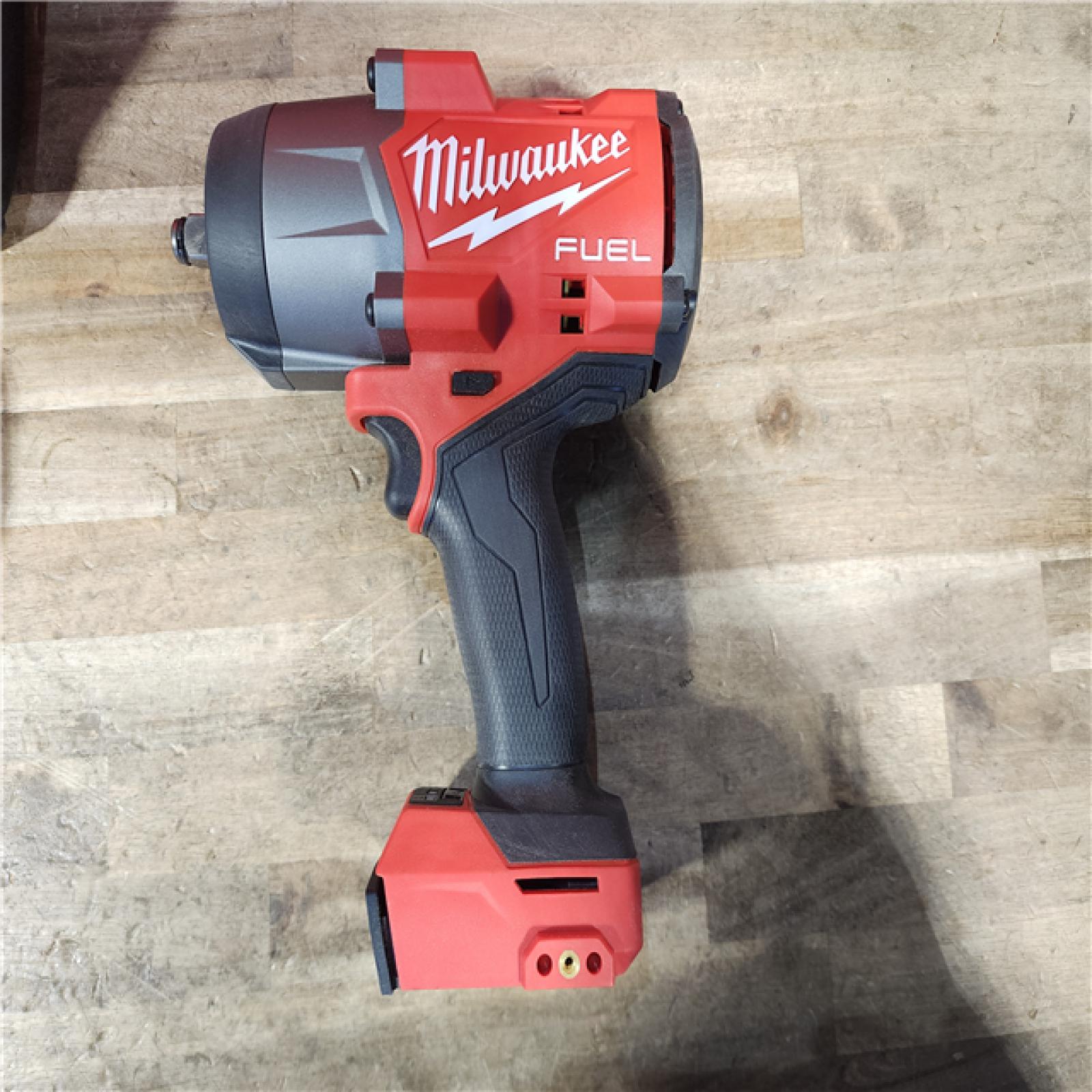 HOUSTON LOCATION - AS-IS Milwaukee FUEL 18V Lithium-Ion Brushless Cordless 1/2 in. Impact Wrench w/Friction Ring Kit