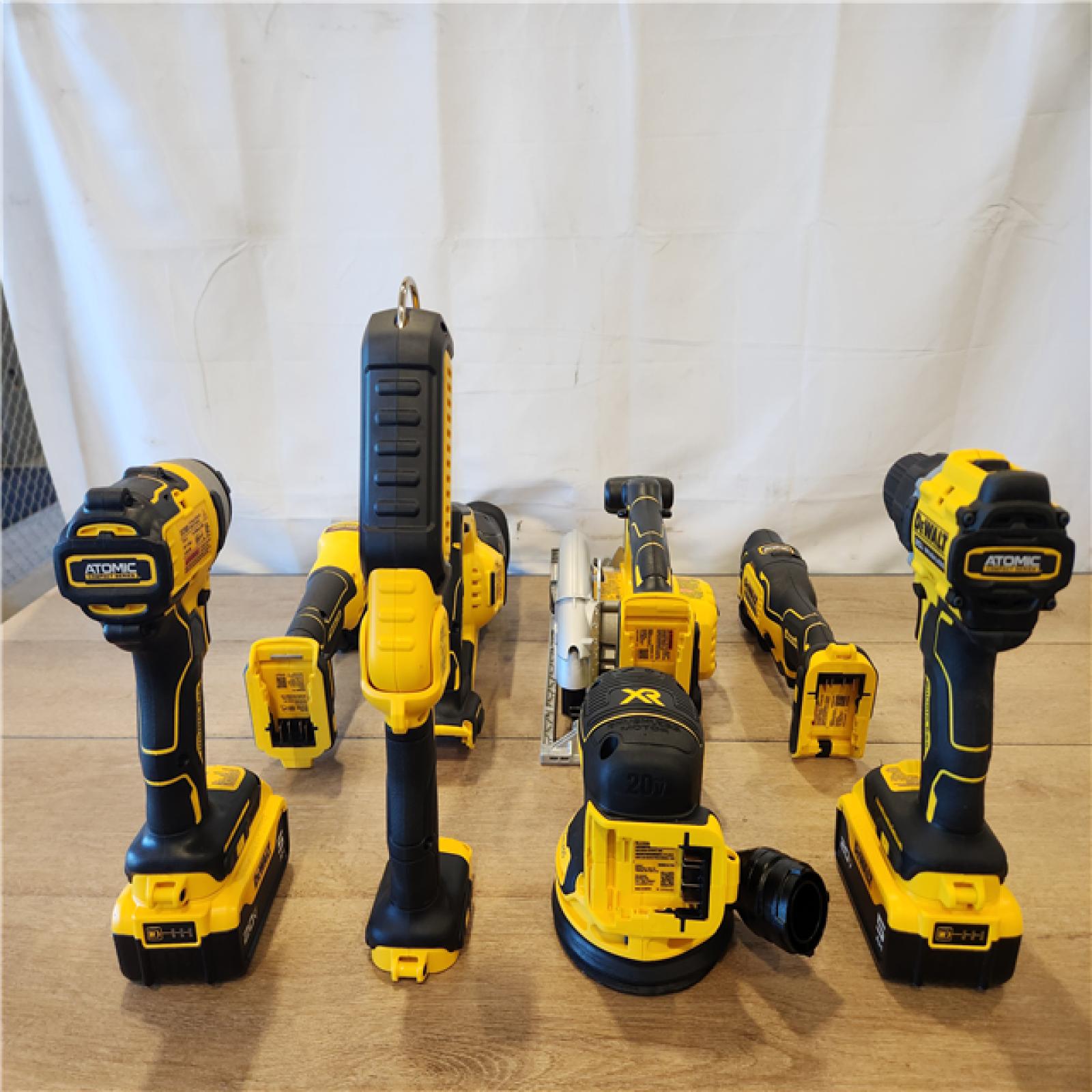AS-IS- DEWALT 20V Lithium-Ion Cordless 8-Tool Combo Kit