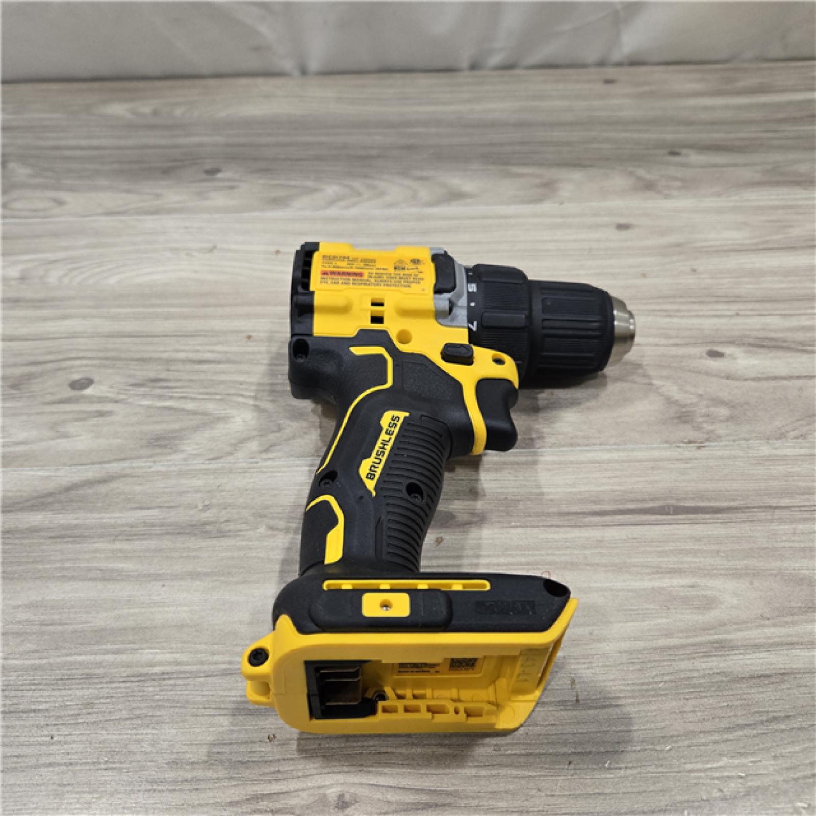AS-IS DEWALT ATOMIC COMPACT SERIES 20V MAX* Cordless 1/2 Drill/Driver Kit