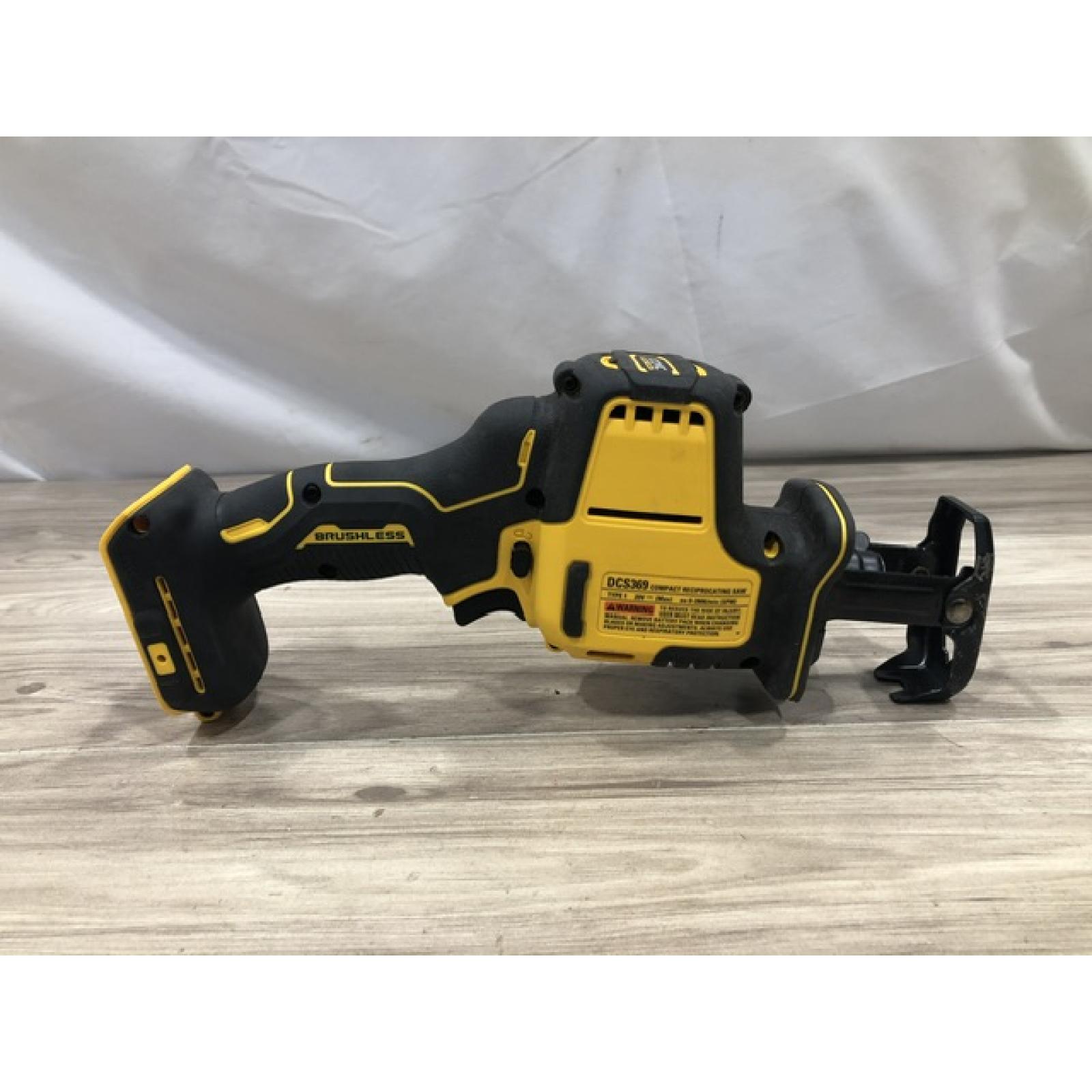 AS-IS Dewalt ATOMIC 20V MAX Cordless One-Handed Reciprocating Saw (Tool Only)