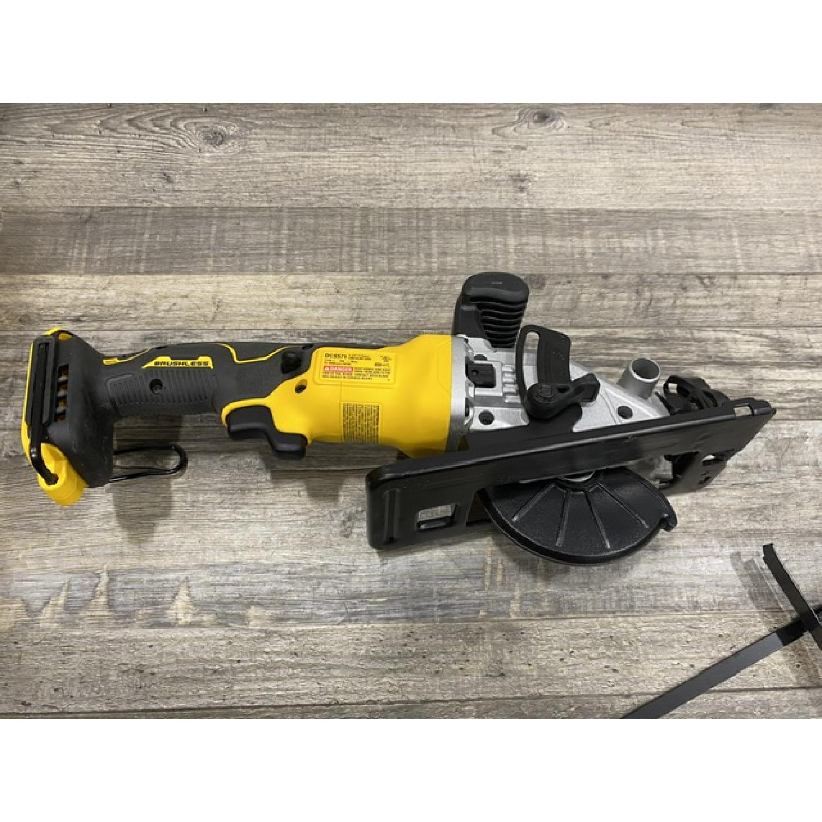 AS-IS DEWALT ATOMIC 20V MAX Cordless Brushless 4-1/2 in. Circular Saw (Tool Only)