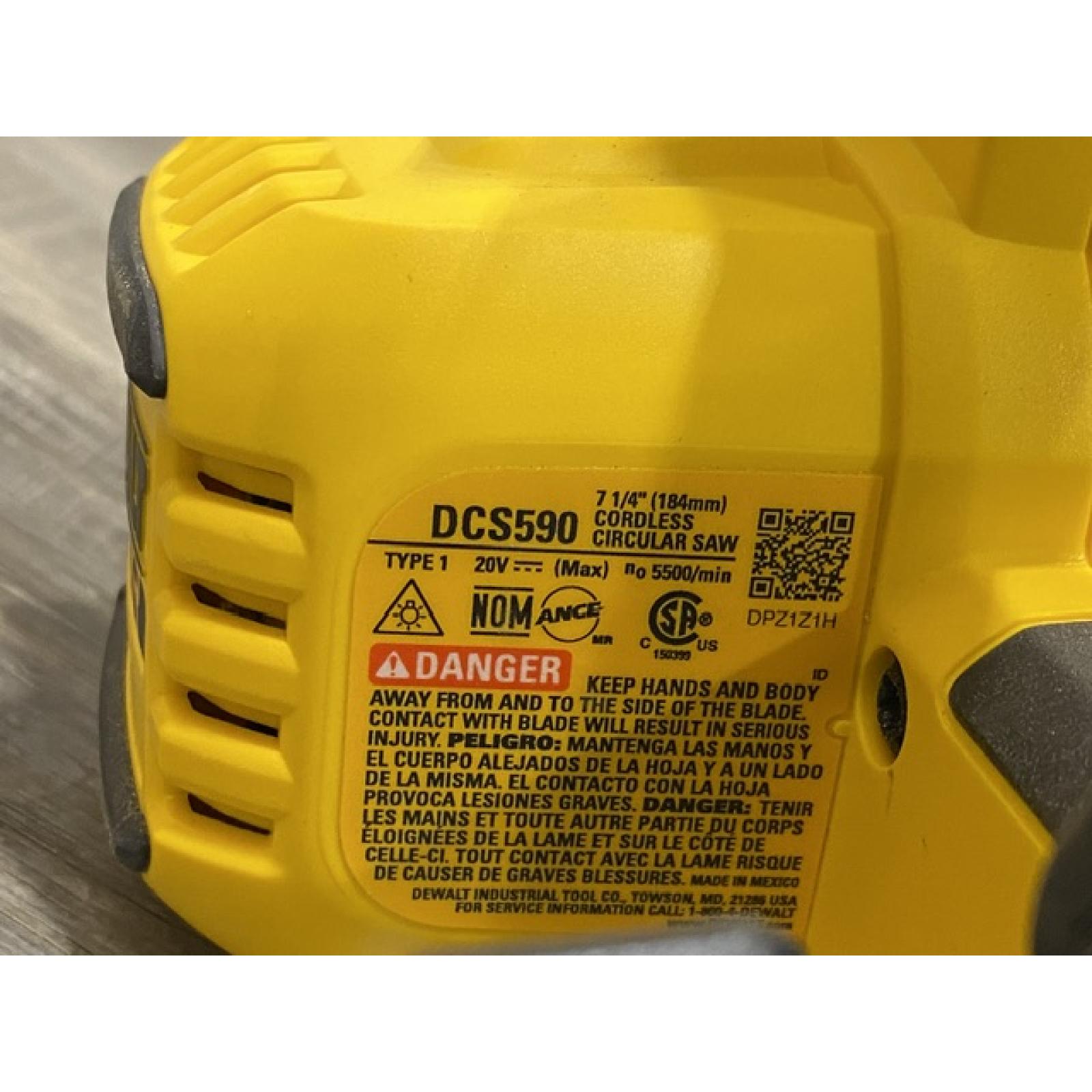 AS-IS DEWALT 20-Volt MAX 7-1/4 in. Cordless Circular Saw (Tool Only)