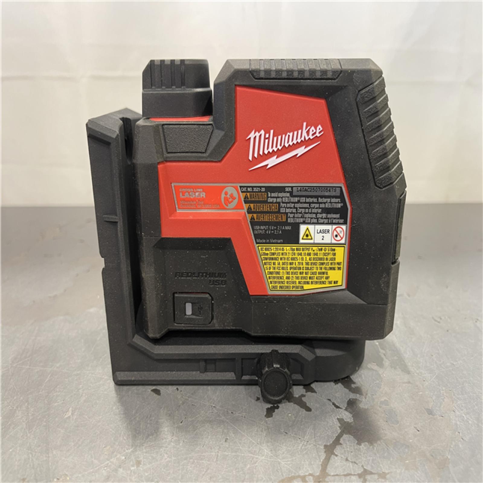 AS-IS - MILWAUKEE 100 Ft. REDLITHIUM Lithium-Ion USB Green Rechargeable Cross Line Laser Level with Charger