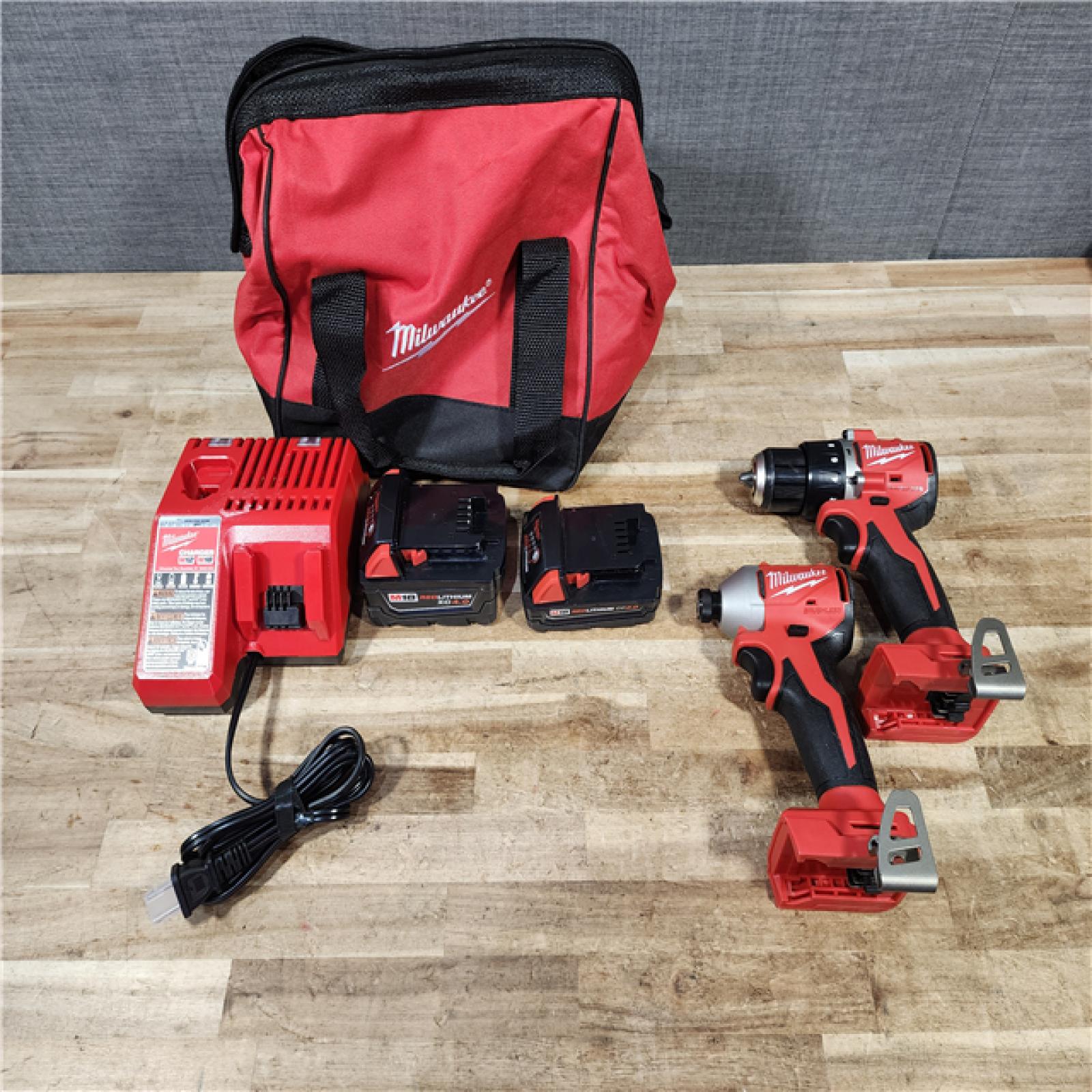 HOUSTON LOCATION - AS - IS Milwaukee 2 Tool Combo Kit W/ (2) Battery & Charger