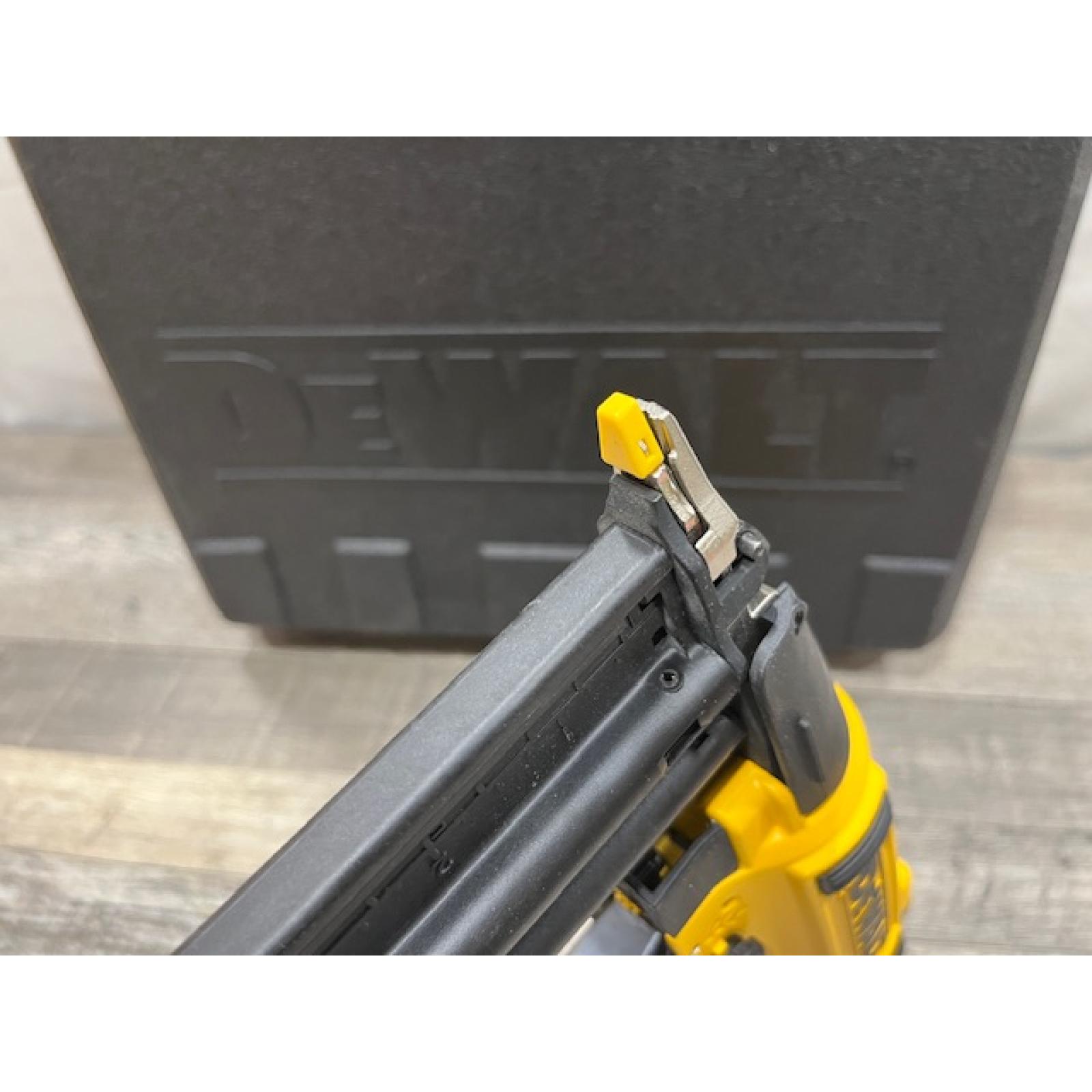 AS-IS DEWALT 18-Gauge Pneumatic Brad Nailer